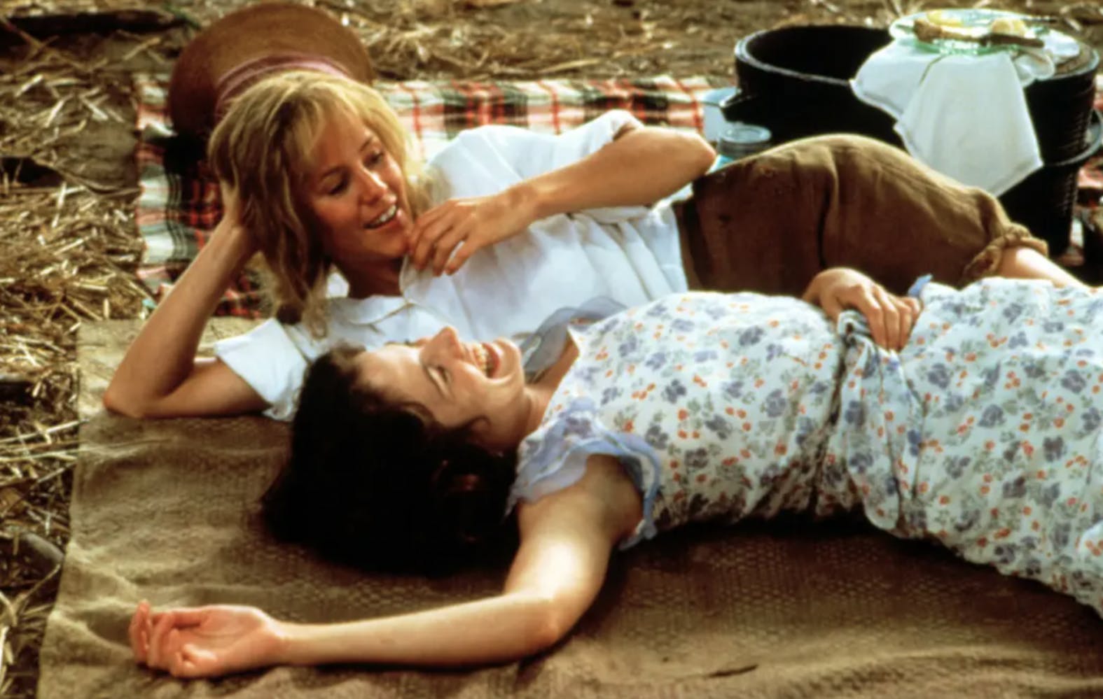 Mary Stuart Masterson som Idgie Threadgoode og Mary-Louise Parker som Ruth Jamison i 'Stegte grønne tomater'