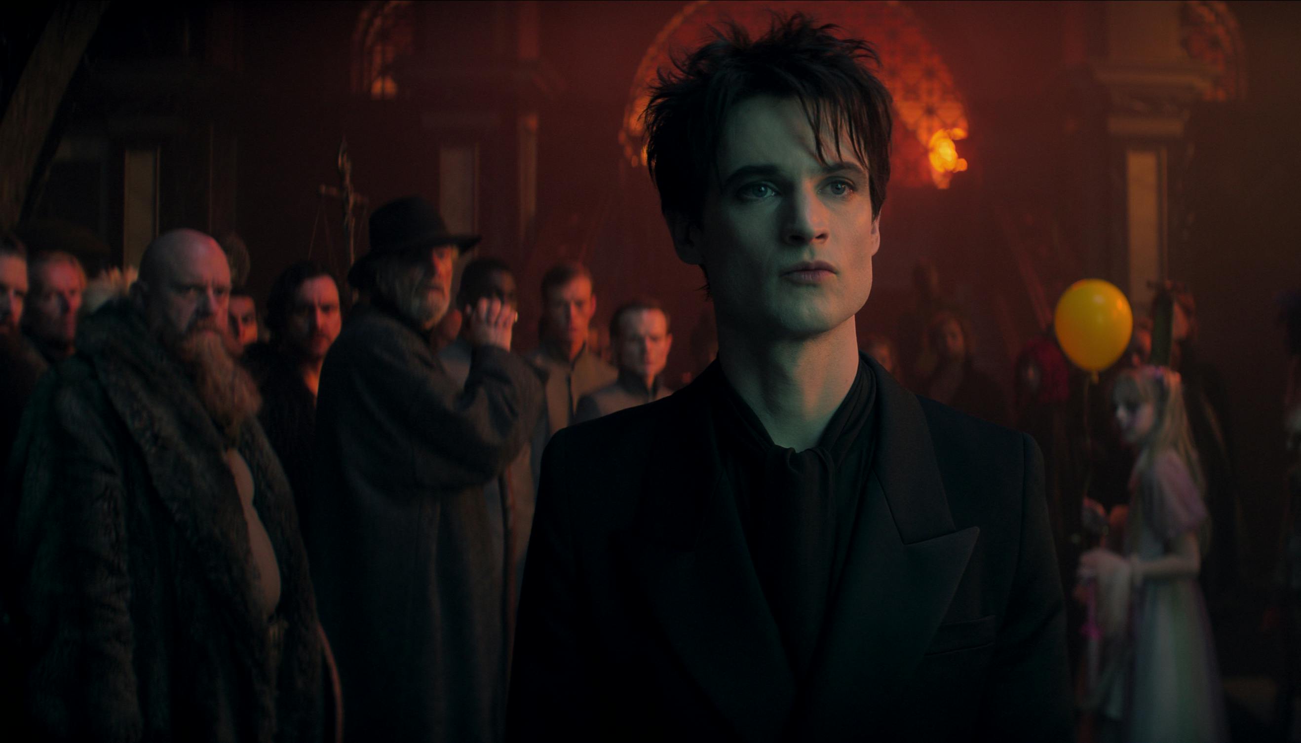 The Sandman anmeldelse. Tom Sturridge as Dream in episode 203 of The Sandman. Cr. Courtesy Of Netflix © 2025