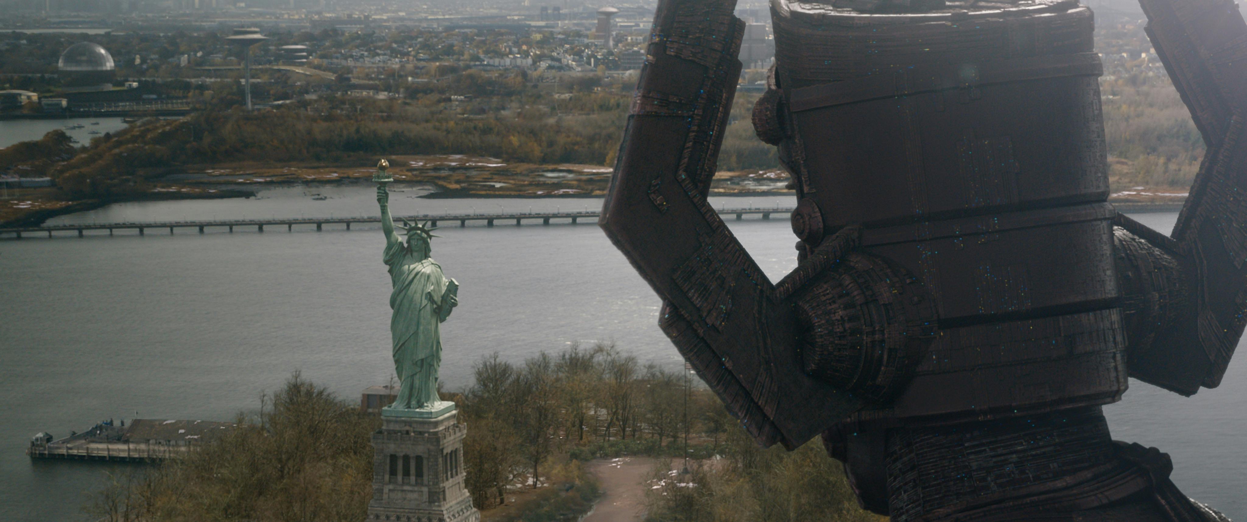 THE FANTASTIC FOUR: FIRST STEPS anmeldelse galactus ralph ineson