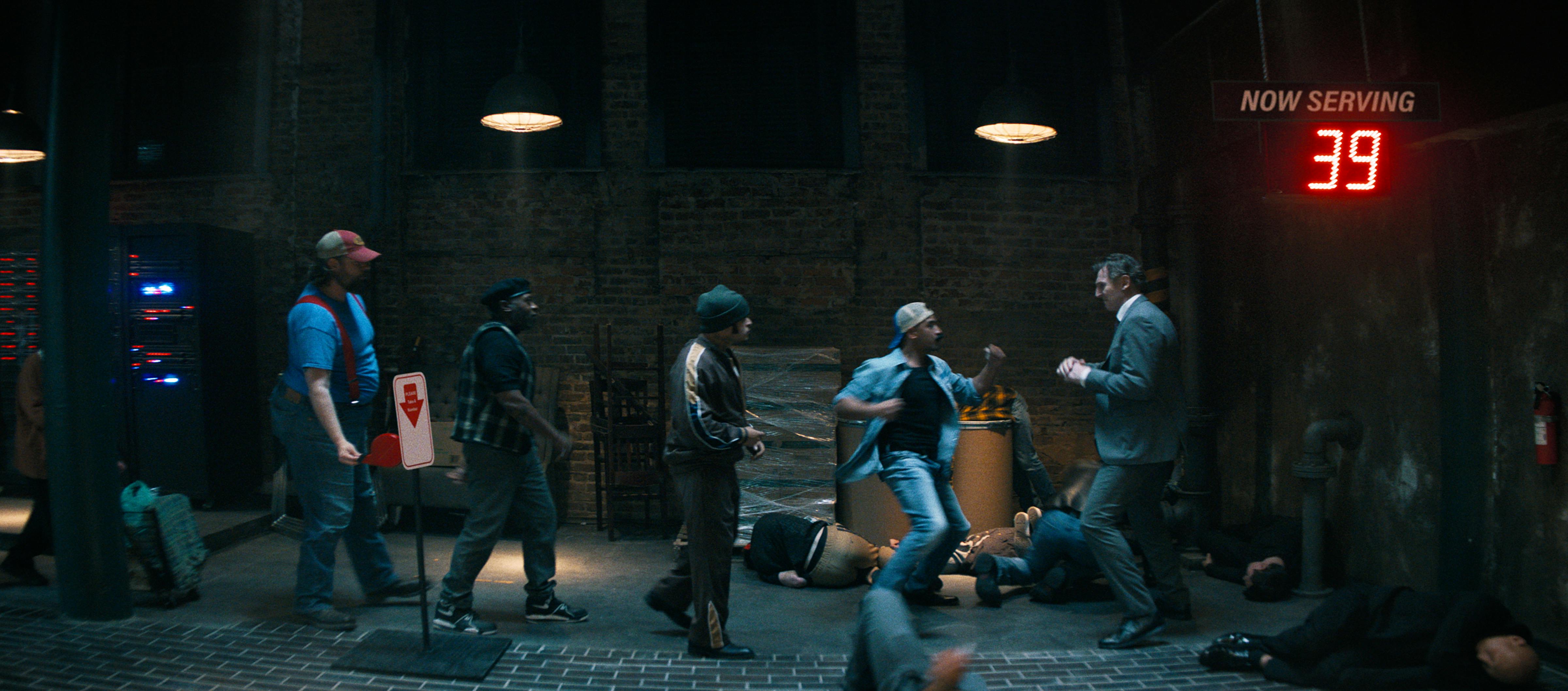 Liam Neeson plays Frank Drebin Jr. in The Naked Gun anmeldelse