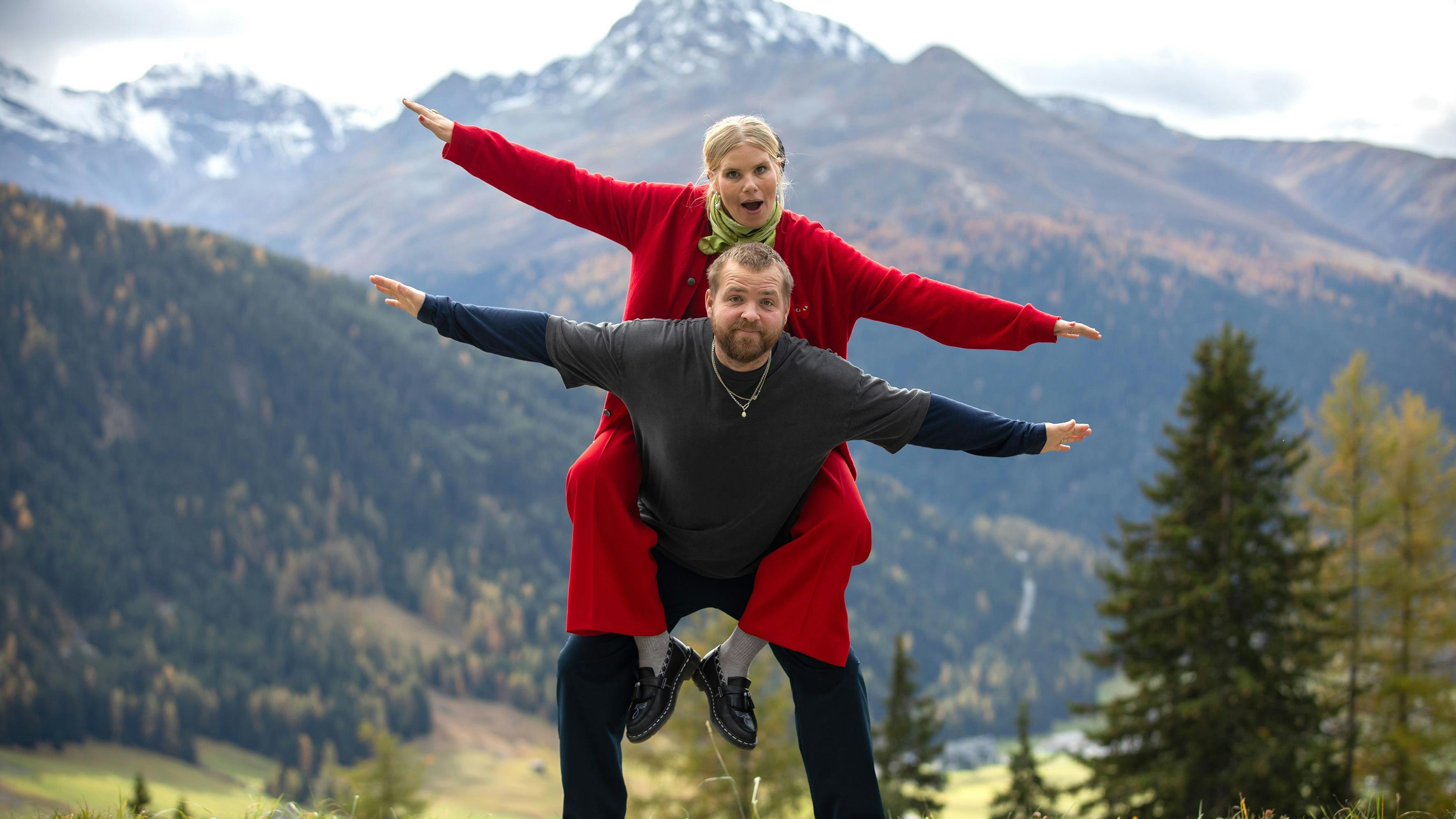 'Hotel Romantik' er - ligesom værterne Joakim Ingversen og Sofie Linde - flyvende.