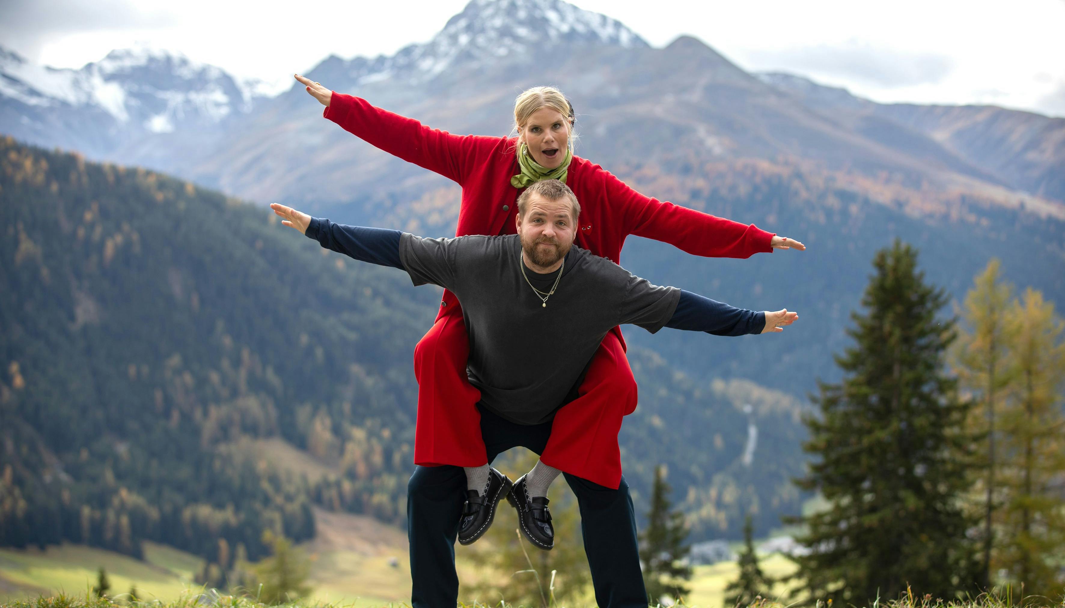 'Hotel Romantik' er - ligesom værterne Joakim Ingversen og Sofie Linde - flyvende.