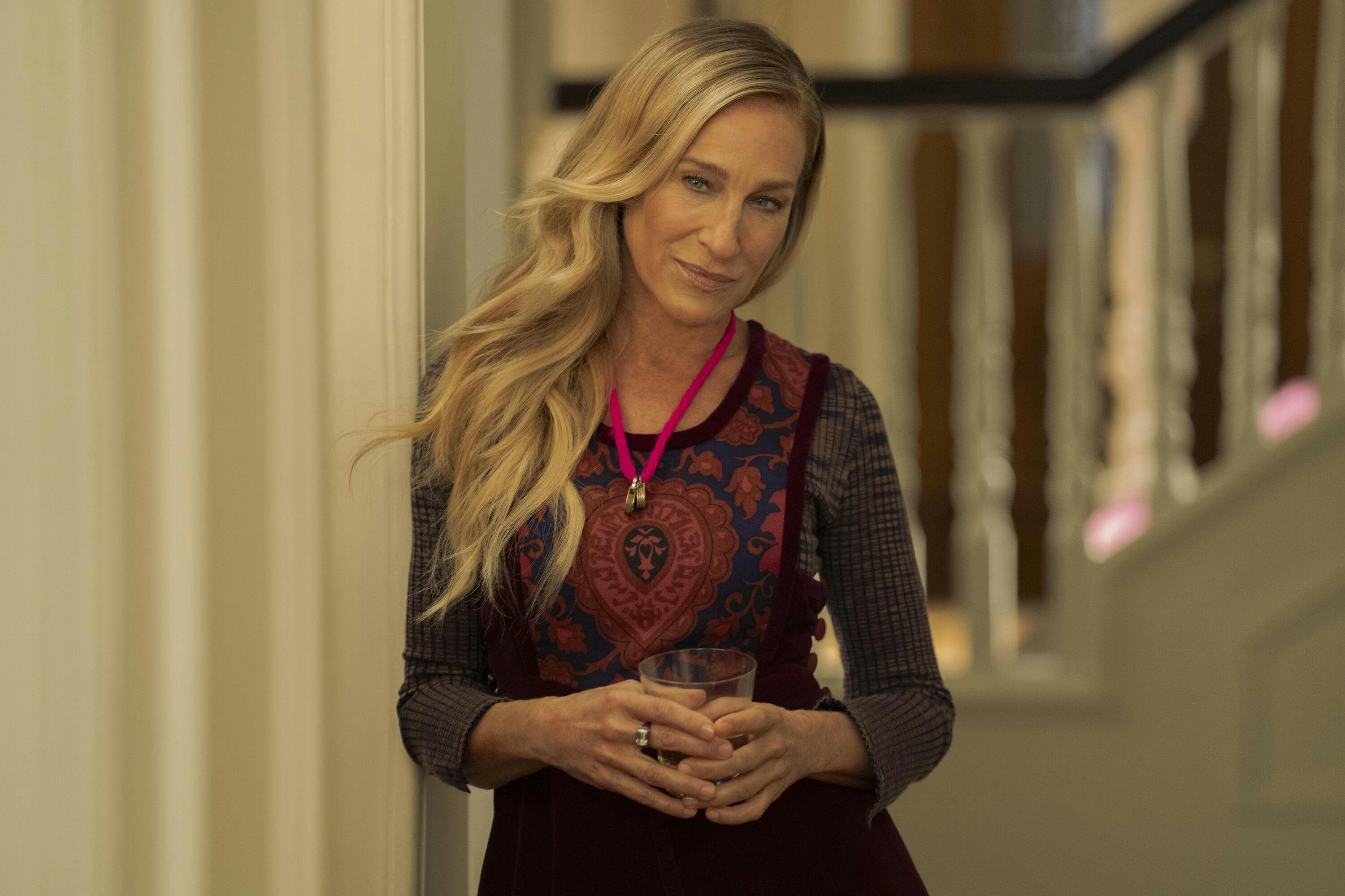 Carrie Bradshaw var i dansk design, da afsnit 10 'And Just Like That...' sæson tre blev udgivet