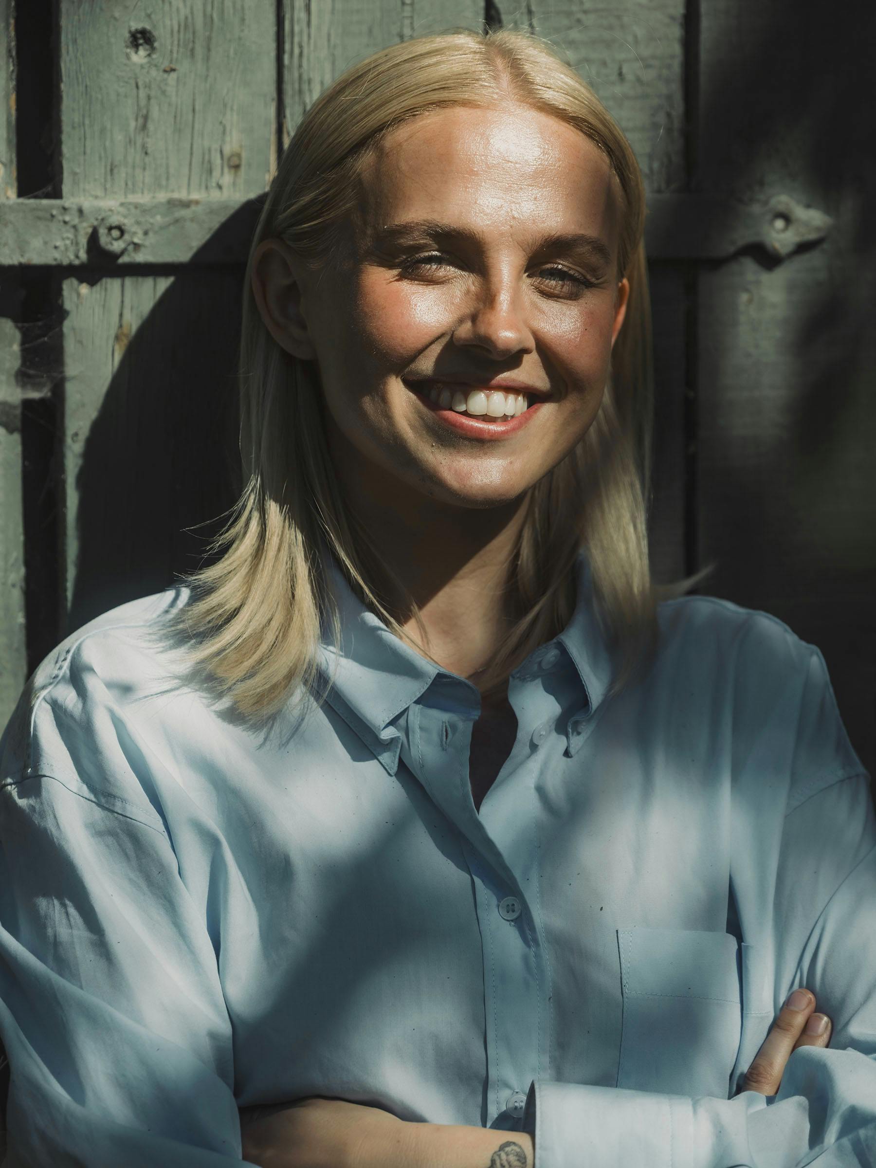 – Jeg har virkelig elsket hvert sekund, men det har også været hårdt, for jeg har ikke prøvet det før. Første gang jeg var på TV var med ”Bachelorette”, siger hun om sin første værtsrolle