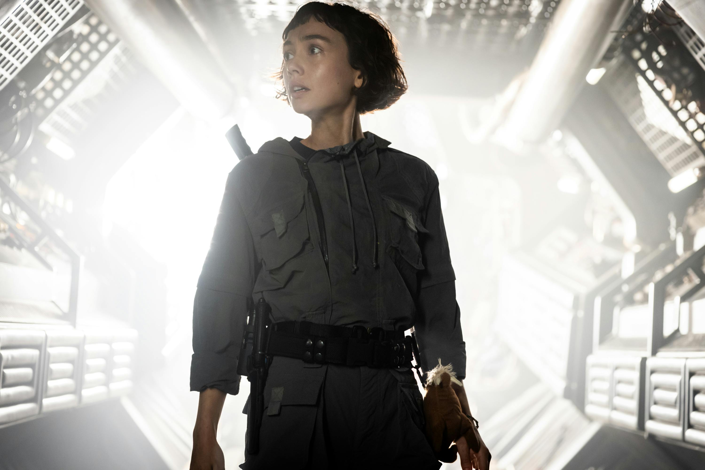 FX's Alien: Earth anmeldelse -- Pictured: Sydney Chandler as Wendy. CR: Patrick Brown/FX