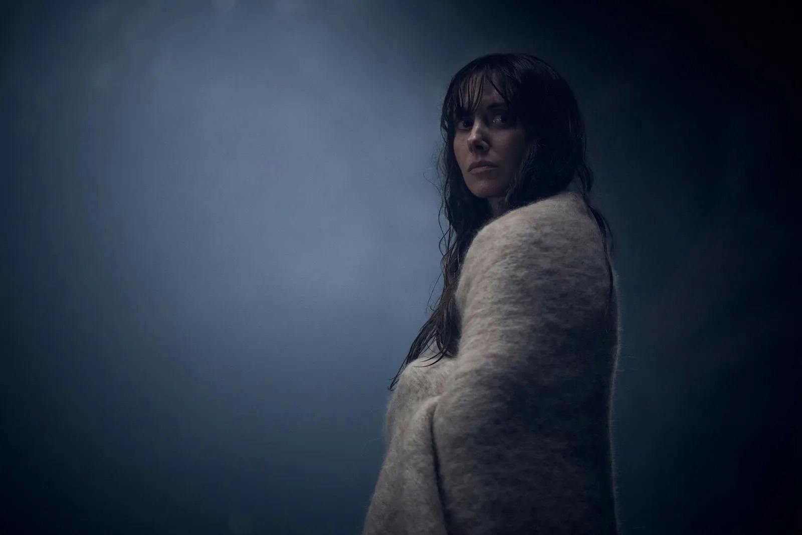 alison brie together anmeldelse