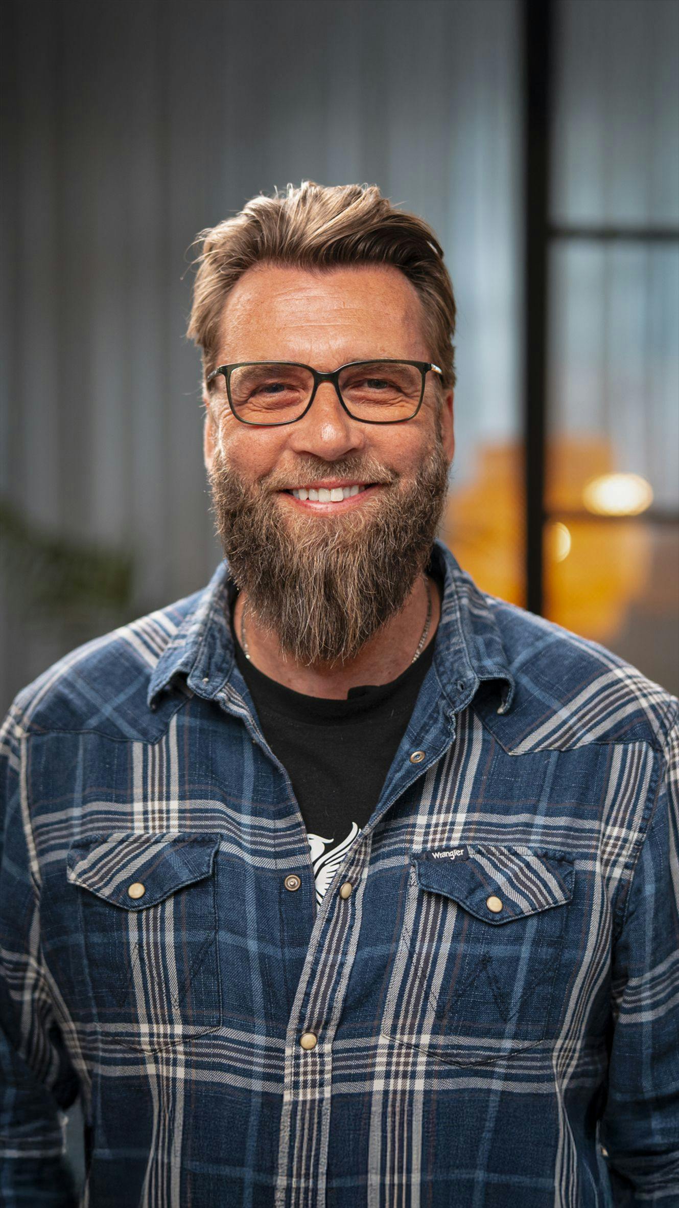 Jan på 56 år bor i Faxe og arbejder som pædagogisk medarbejder