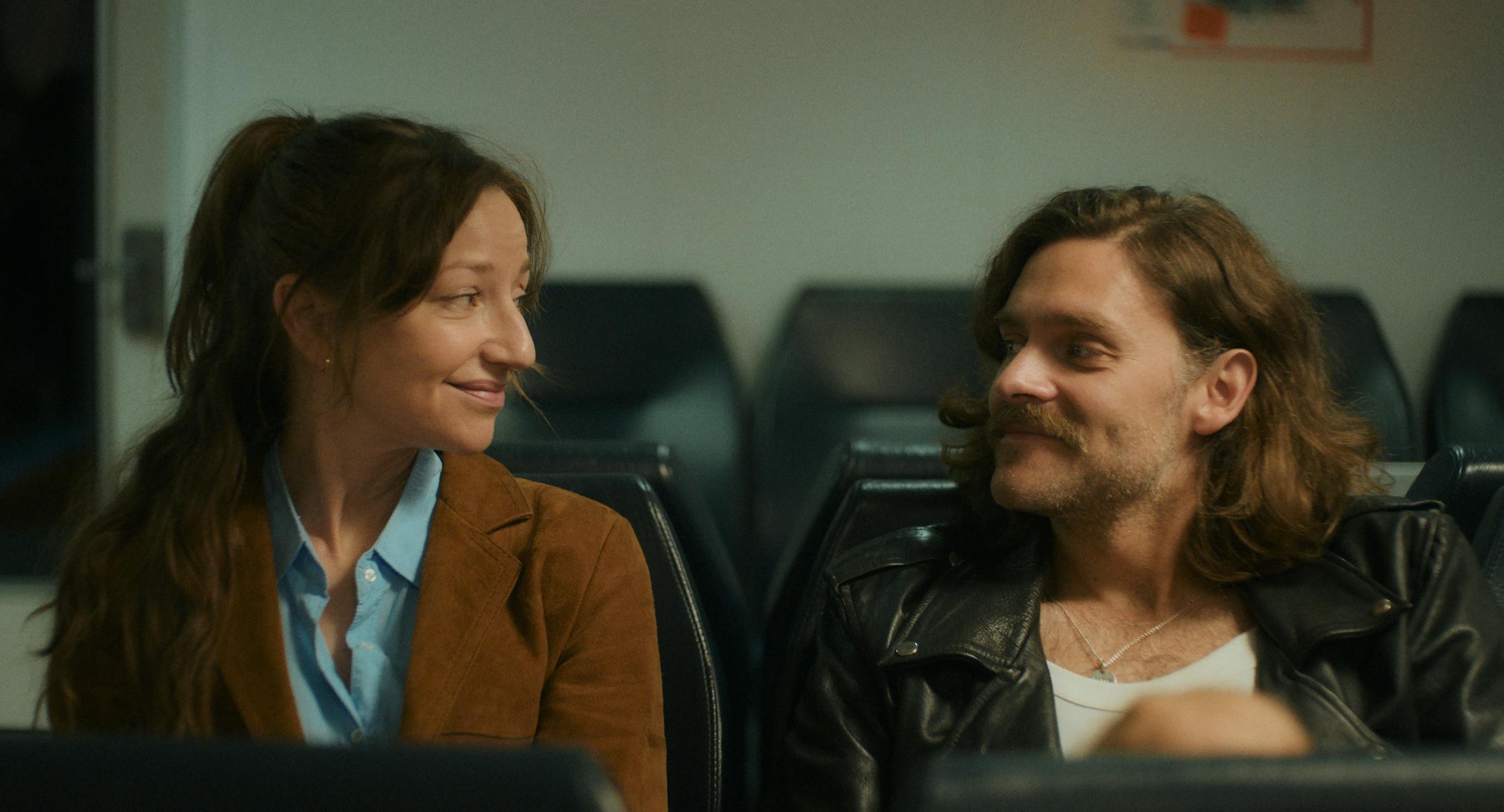 Andrea B. Hovig og Tayo C. Jacobsen i filmen 'Kærlighed'