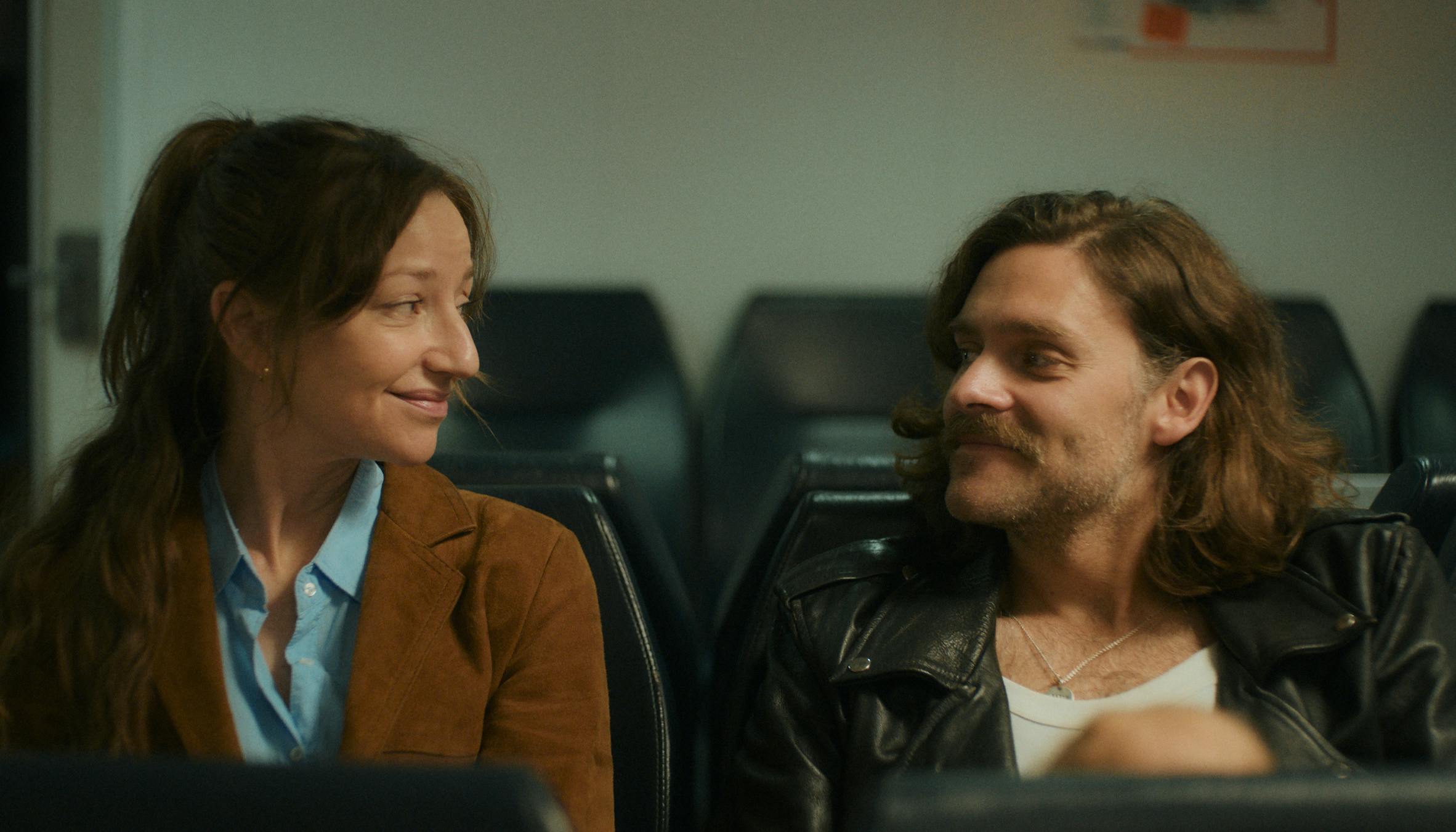 Andrea B. Hovig og Tayo C. Jacobsen i filmen 'Kærlighed'