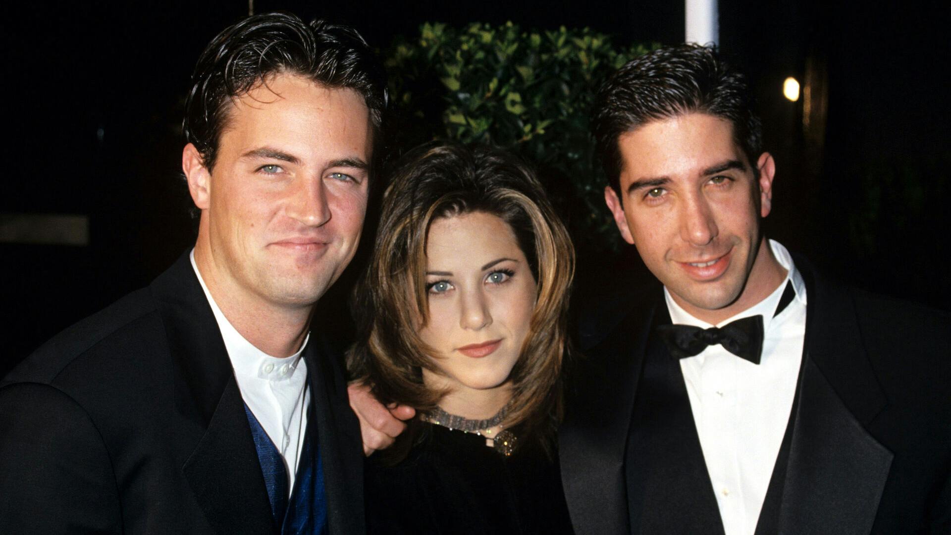 'Venner'-stjernen Jennifer Aniston er hudløst ærlig, når hun taler om kollegaen Matthew Perrys alt for tidlige død i oktober 2023. Her ses de med David Schwimmer