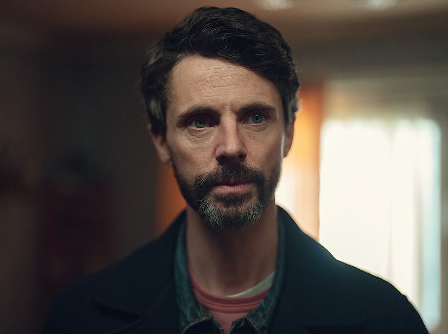 Matthew Goode spiller igen rollen som Carl Morck i sæson 2 af 'Dept. Q'