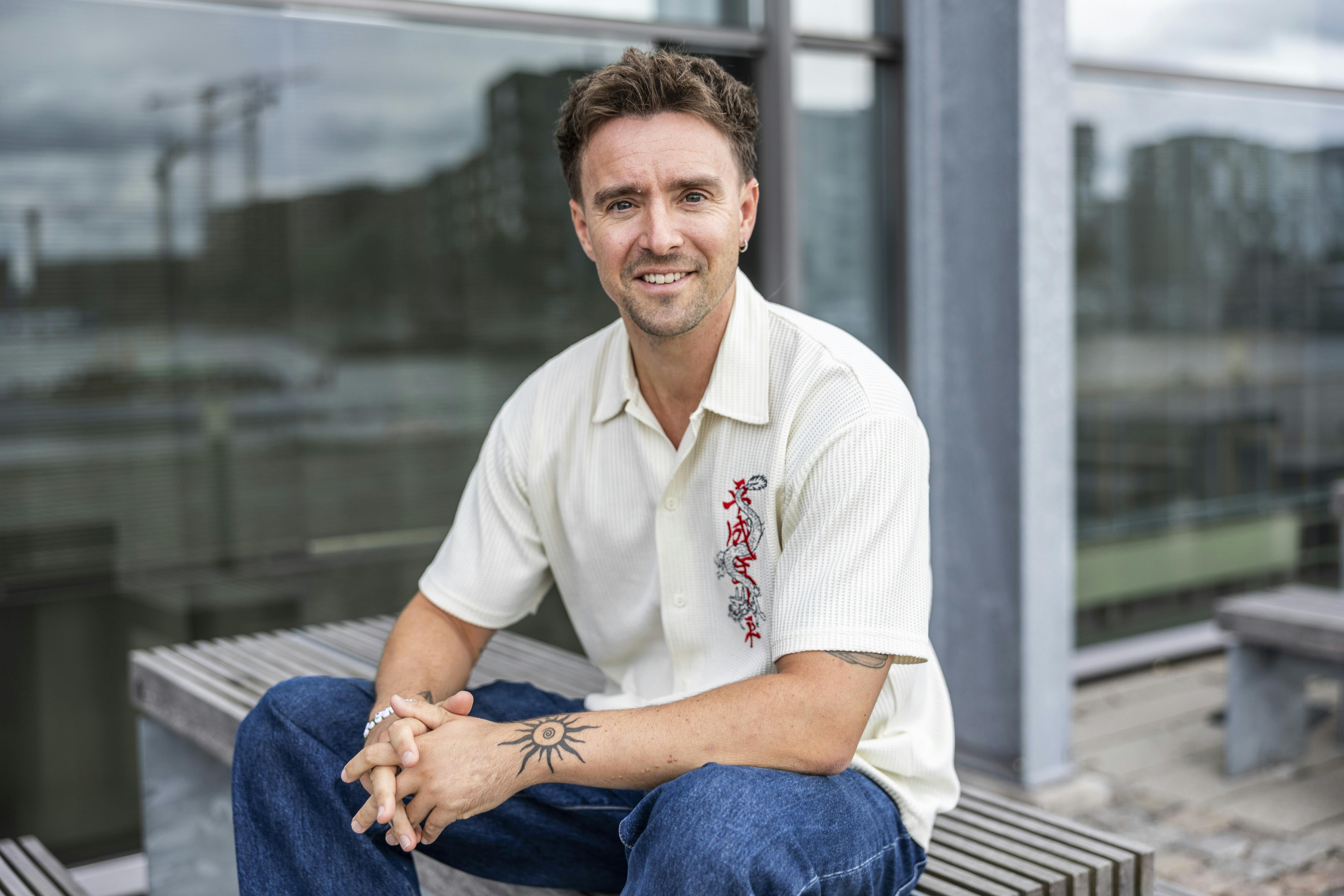 Martin Johannes Larsen er tilbage på 'Forræder'-slottet, hvor han gør klar til at tage imod 18 spillere fra hele Danmark