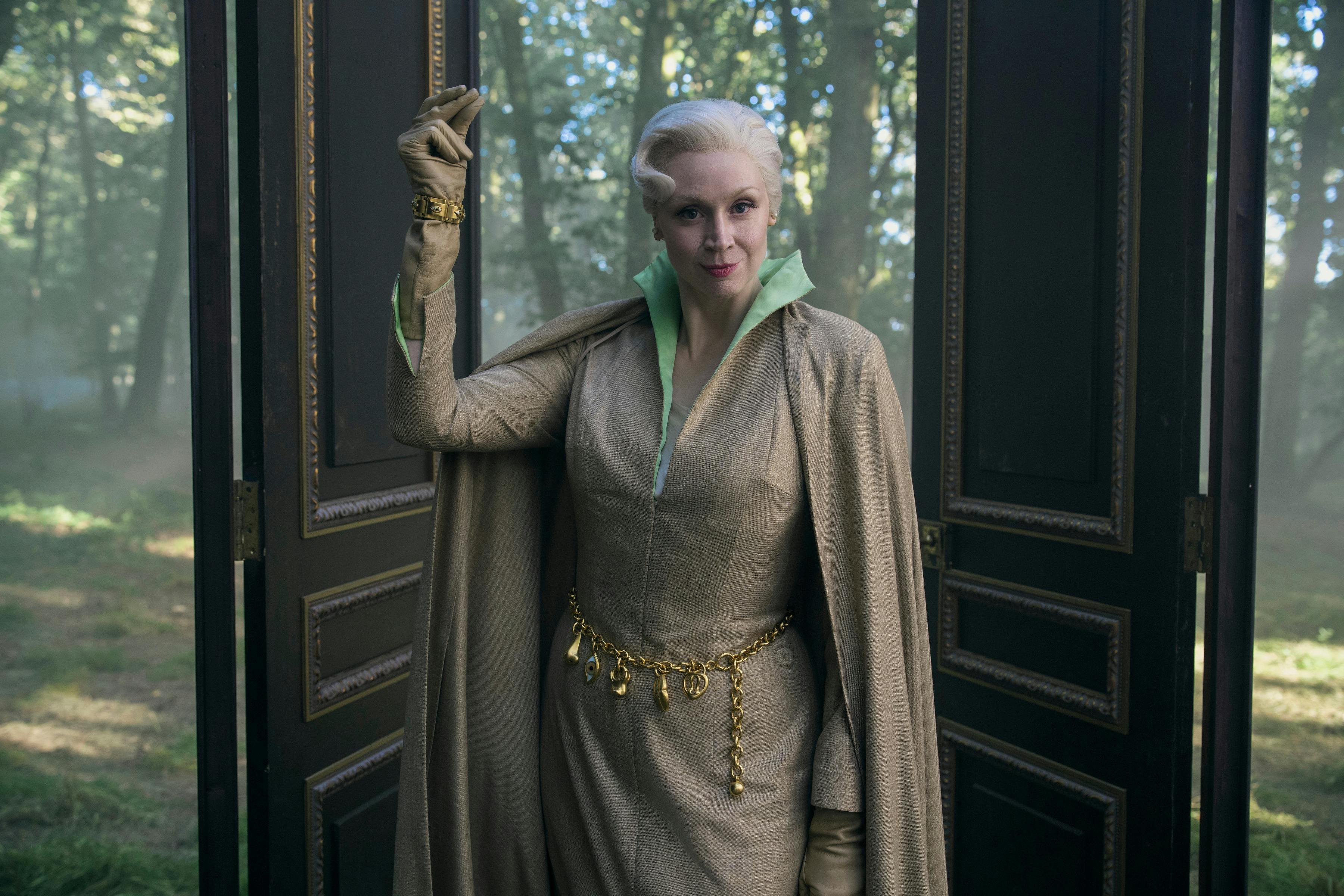 Wednesday anmeldelse. Gwendoline Christie as Principal Weems in episode 205 of Wednesday. Cr. Bernard Walsh/Netflix © 2025