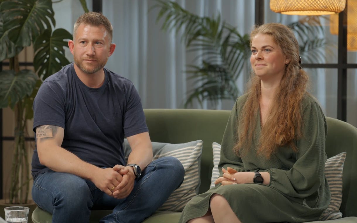 Sonny går i parterapi med til at lægge ud med et venskab