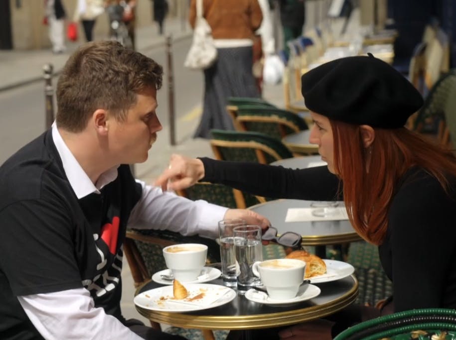 Otto Olrik og Amalie Klæstrup har en særlig snak, som ikke er kommet med i 'Gift ved første blik' – trods dens vigtighed