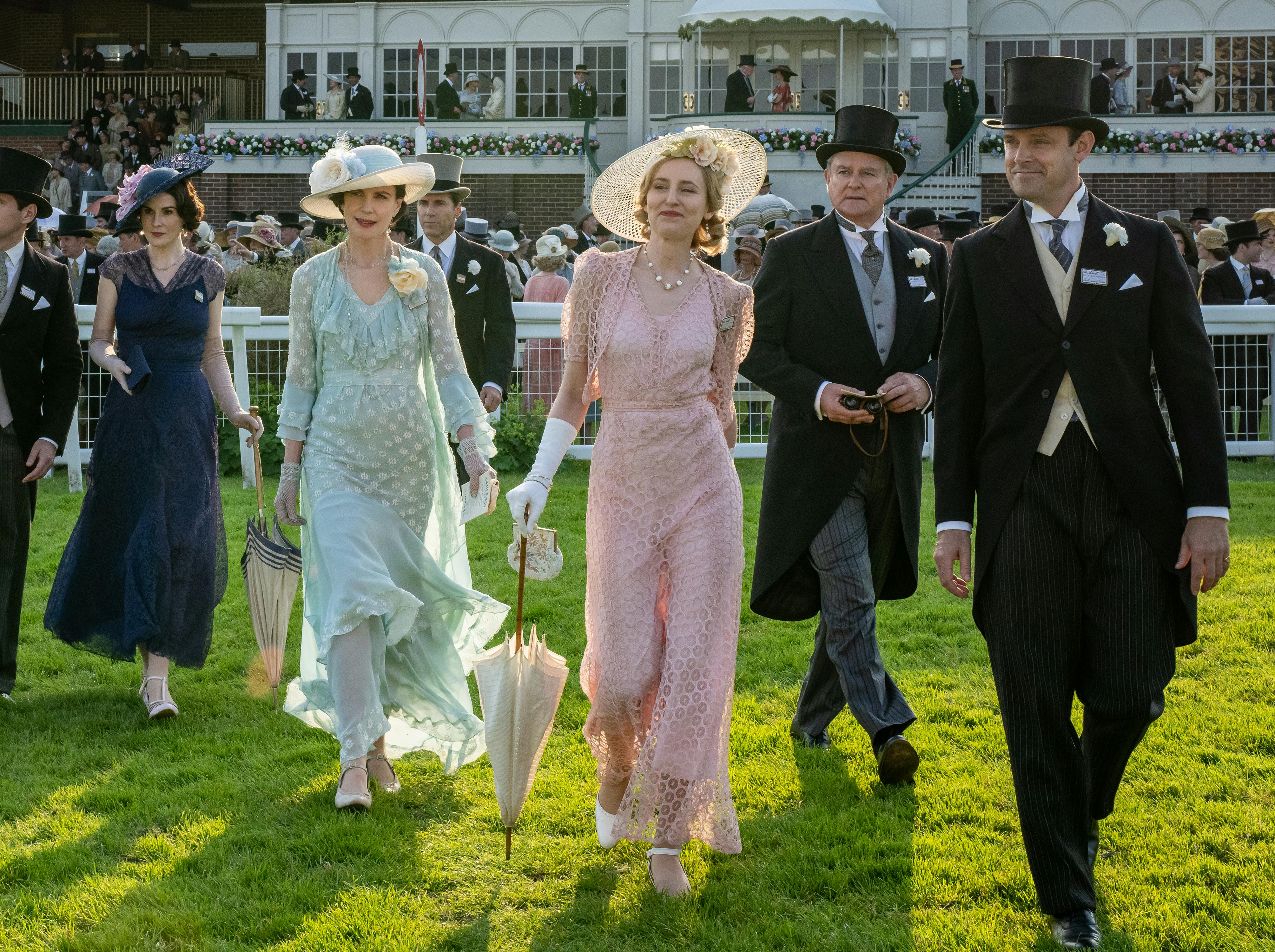 alan leech michelle dockery alessandro nivola elizabeth mcgovern laura carmichael hugh bonneville harry hadden-paton downton abbey den store finale anmeldelse