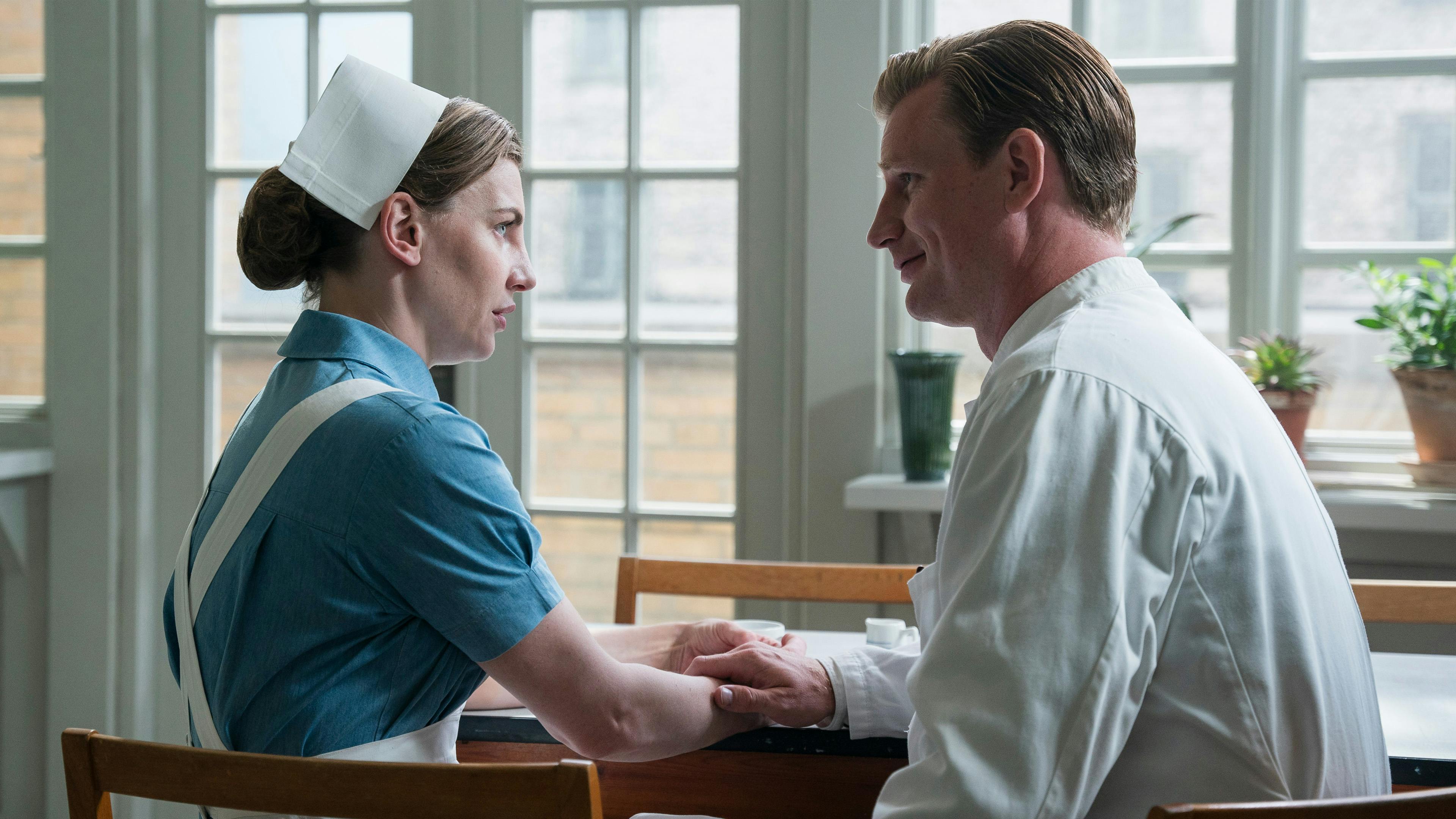 Anna Rosenfeld (Molly Egelind) og Jens Fischer (Andreas Jebro) i syvende sæson af 'Sygeplejeskolen'