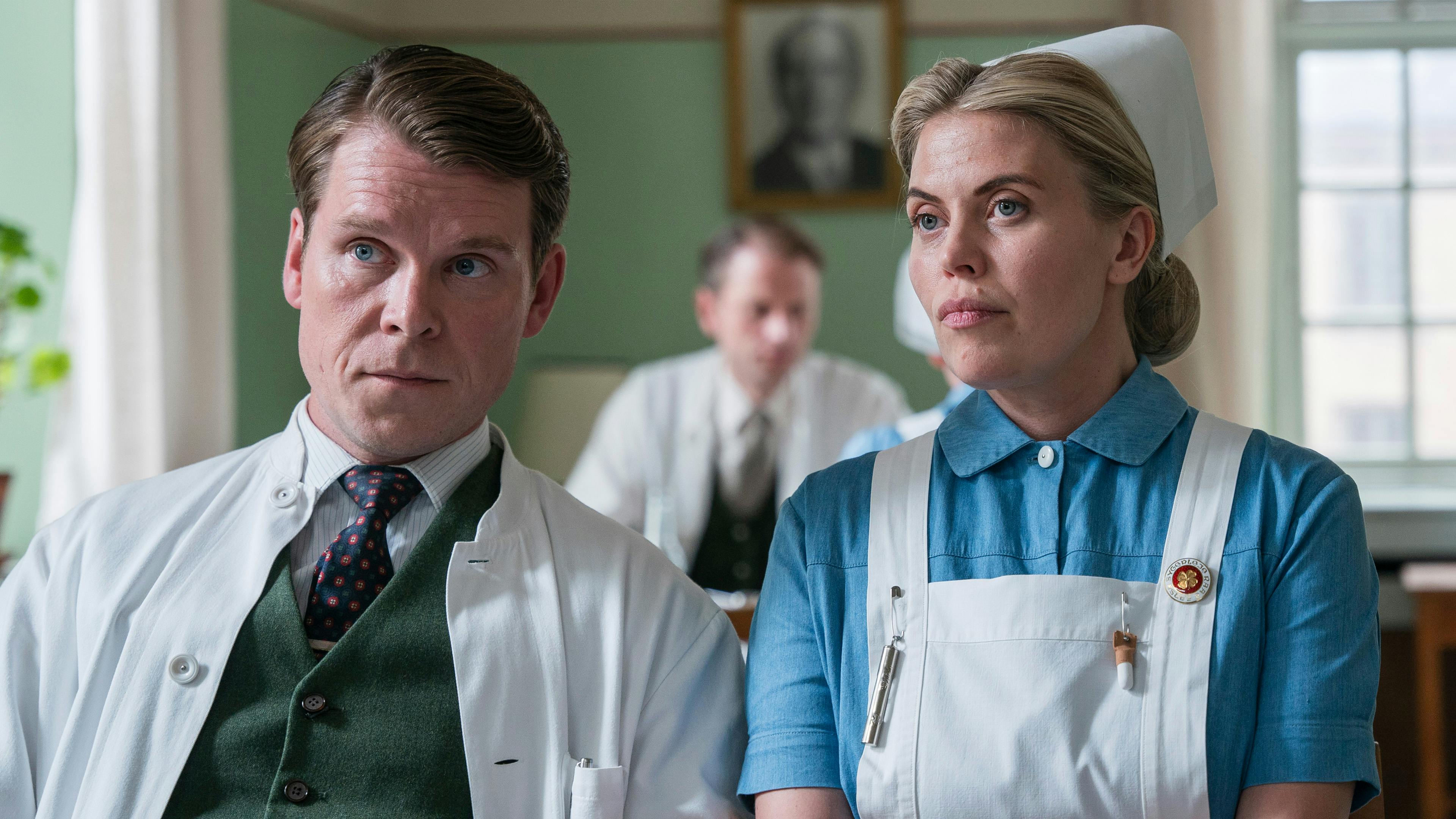 Christian Friis (Thue Ersted Rasmussen) og Lis Sommer (Anna Stokholm) i syvende sæson af 'Sygeplejeskolen'