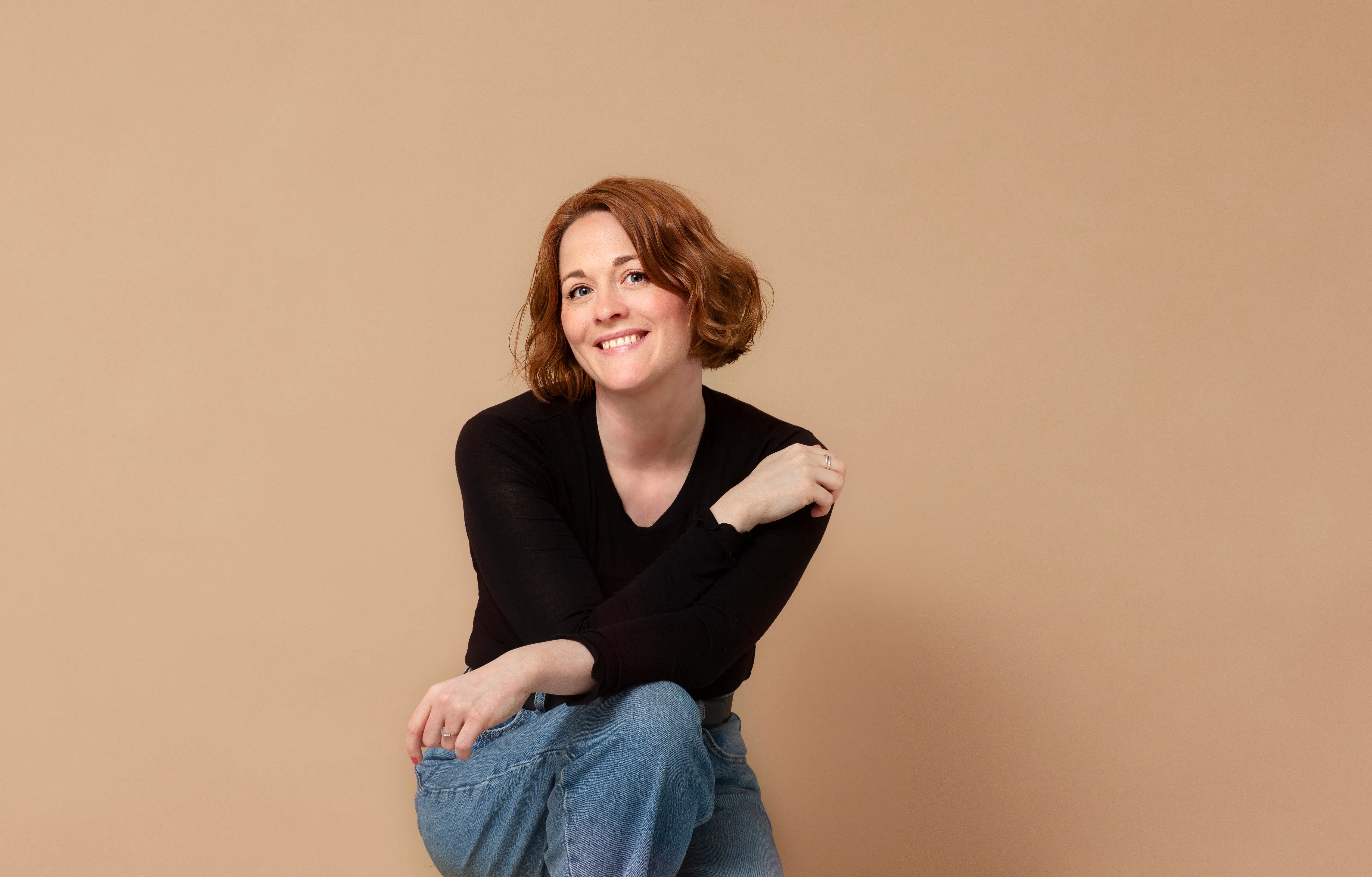 Interview: Thea Rytter om romandebuten 'Skyggerne mellem os' | Vi ...