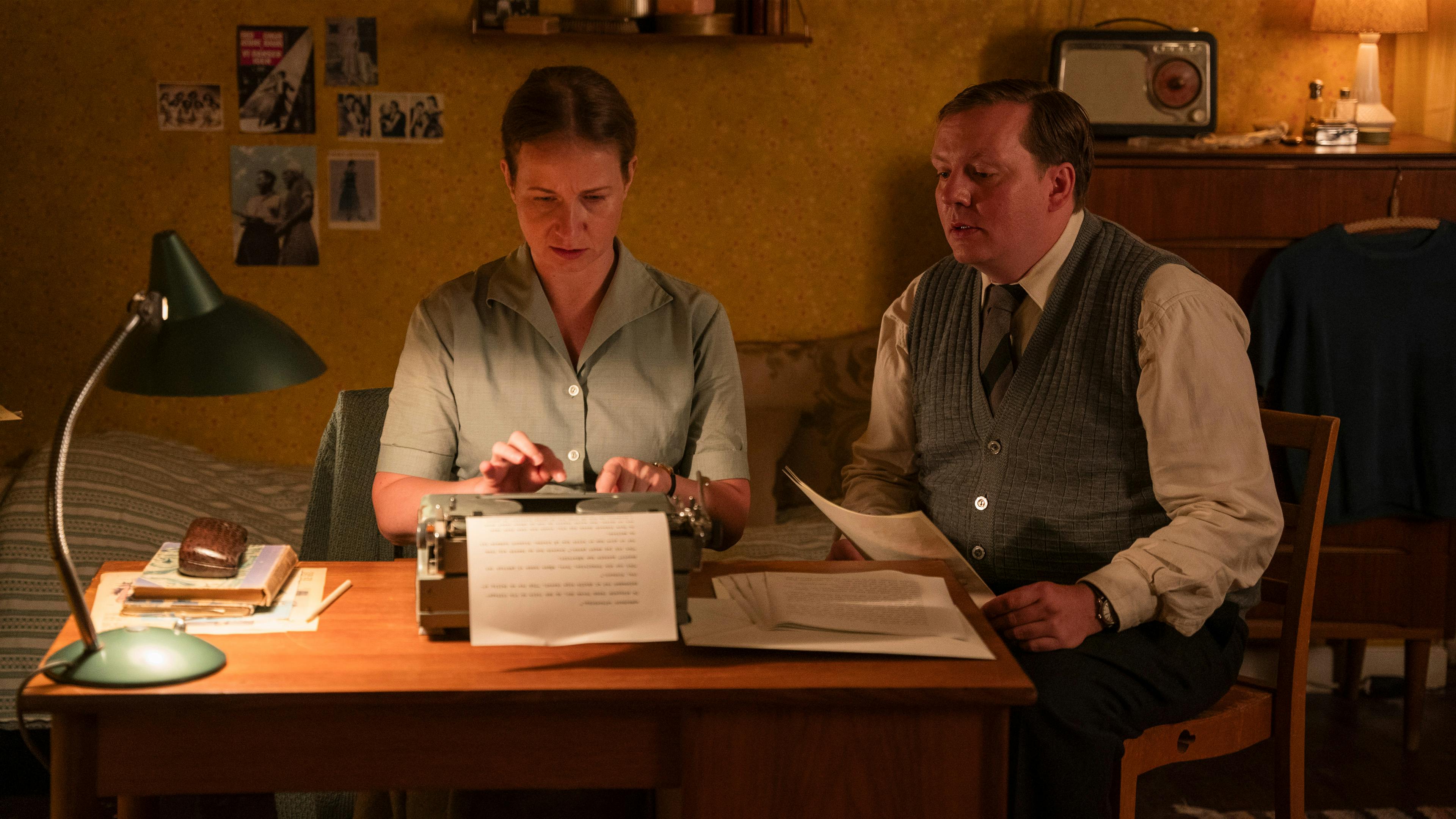 Else Andersen (Ulla Vejby) og Finn Jönsson (Jesper Ole Feit Andersen) i syvende sæson af 'Sygeplejeskolen'