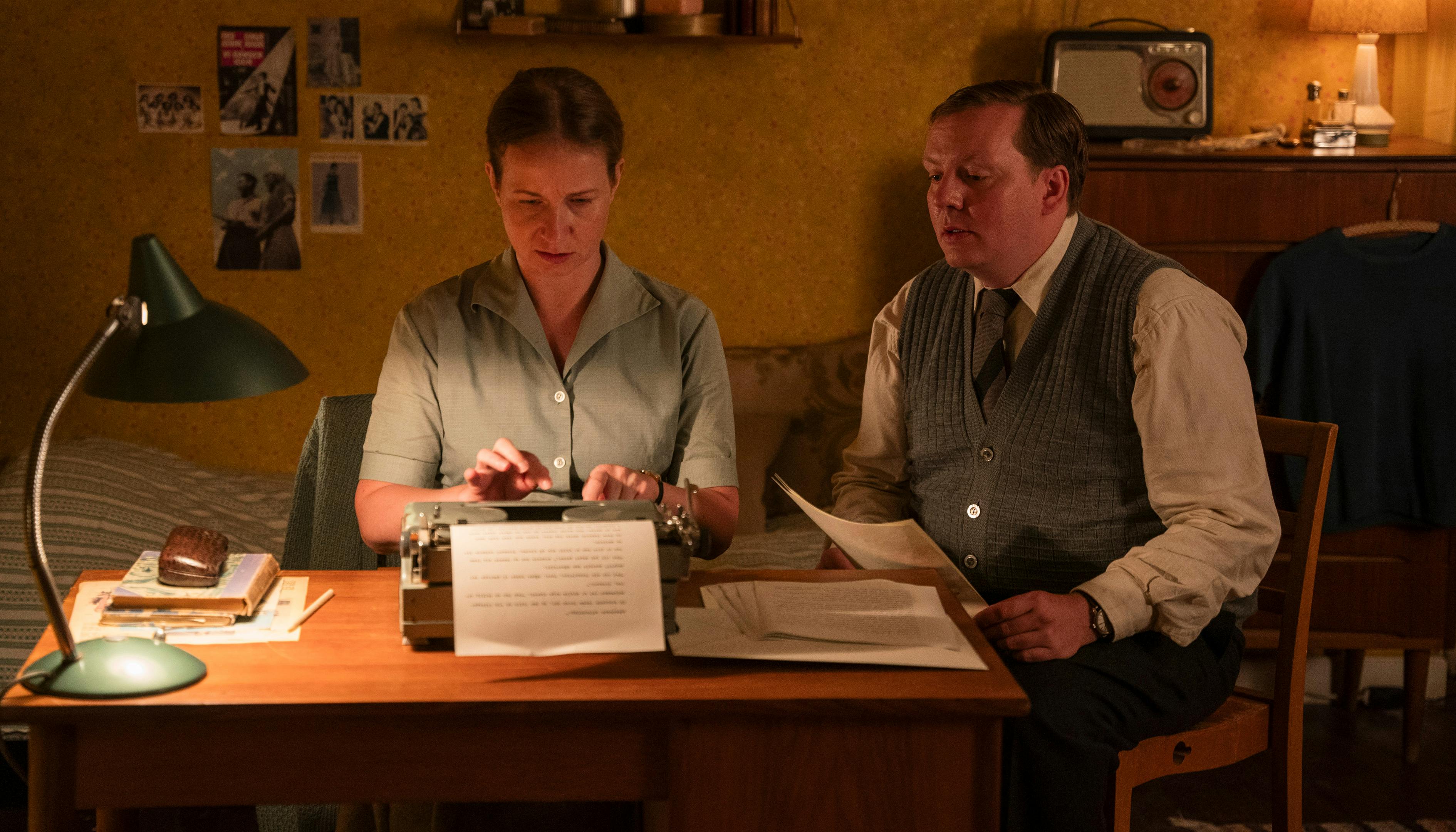 Else Andersen (Ulla Vejby) og Finn Jönsson (Jesper Ole Feit Andersen) i syvende sæson af 'Sygeplejeskolen'