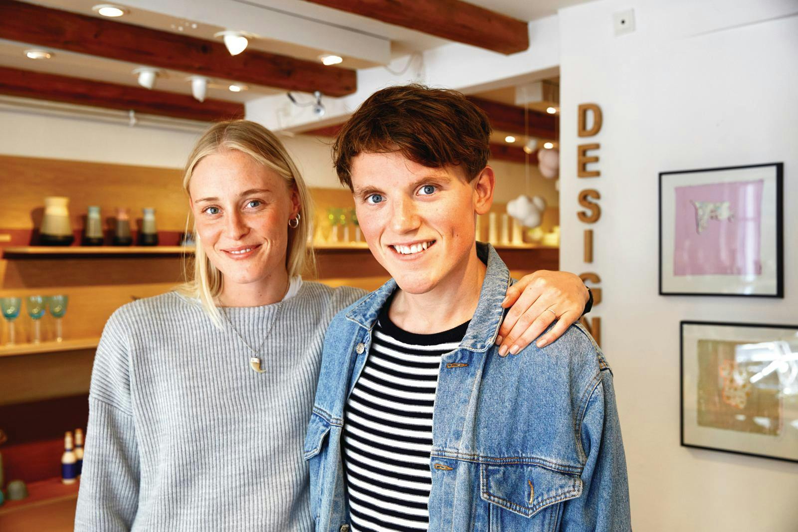 Det var Tobias' daværende kæreste Katrine Nør, der blev lokket i køkkenet for at bage den indiskinspirerede kage