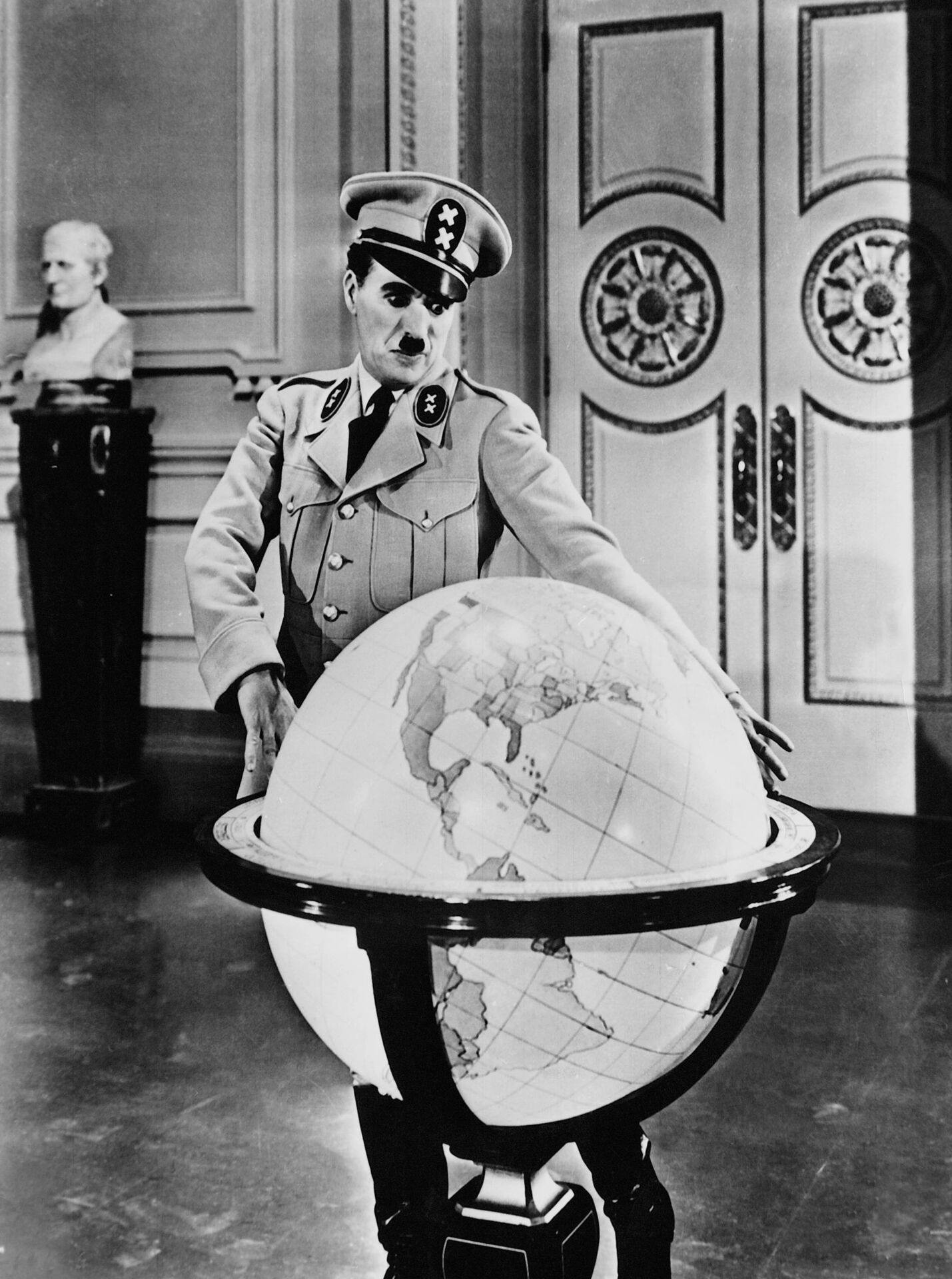 Charlie Chaplin i 'Diktatoren' 