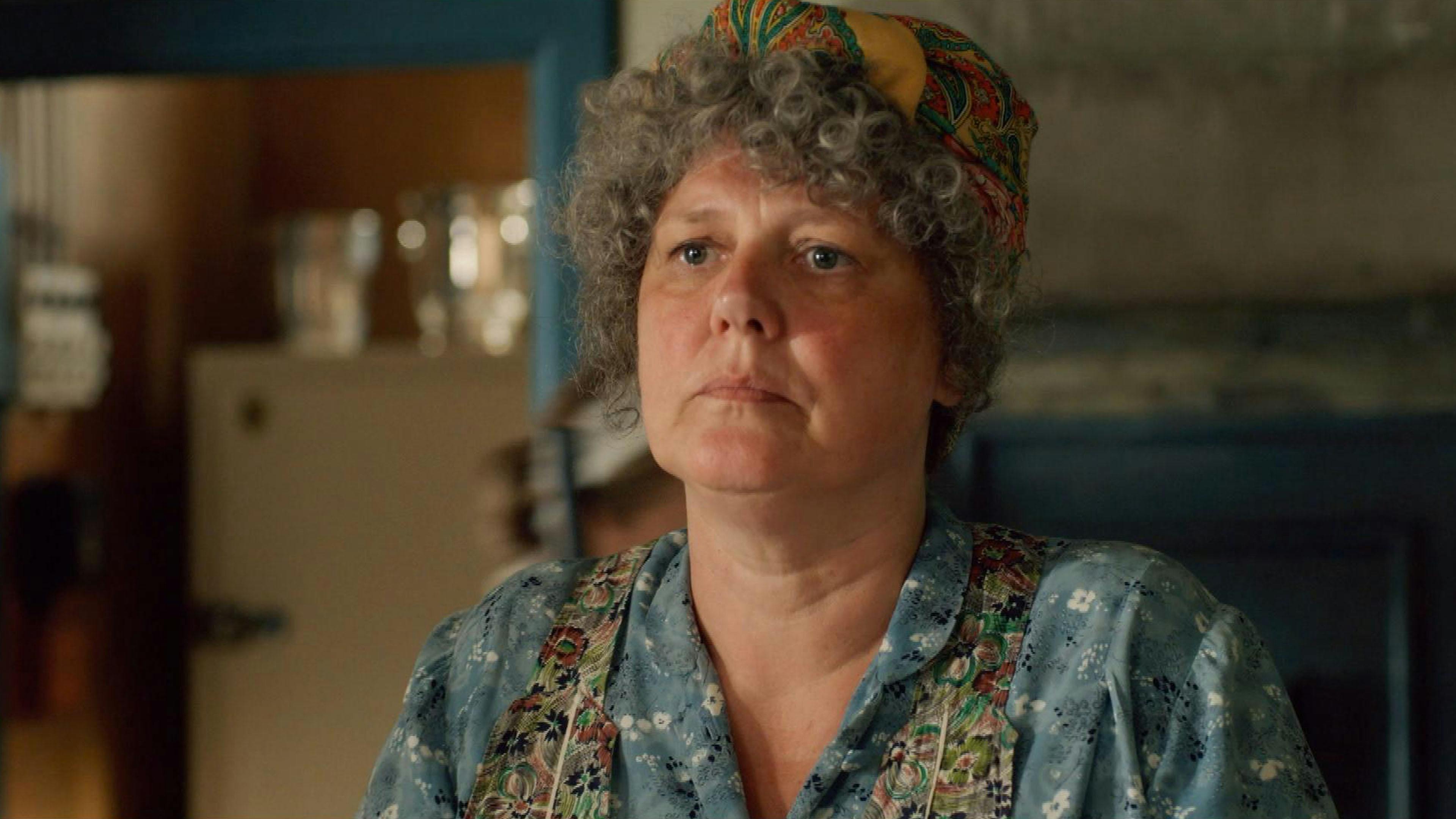 Lone Rødbroe som Tulle i 'Badehotellet'