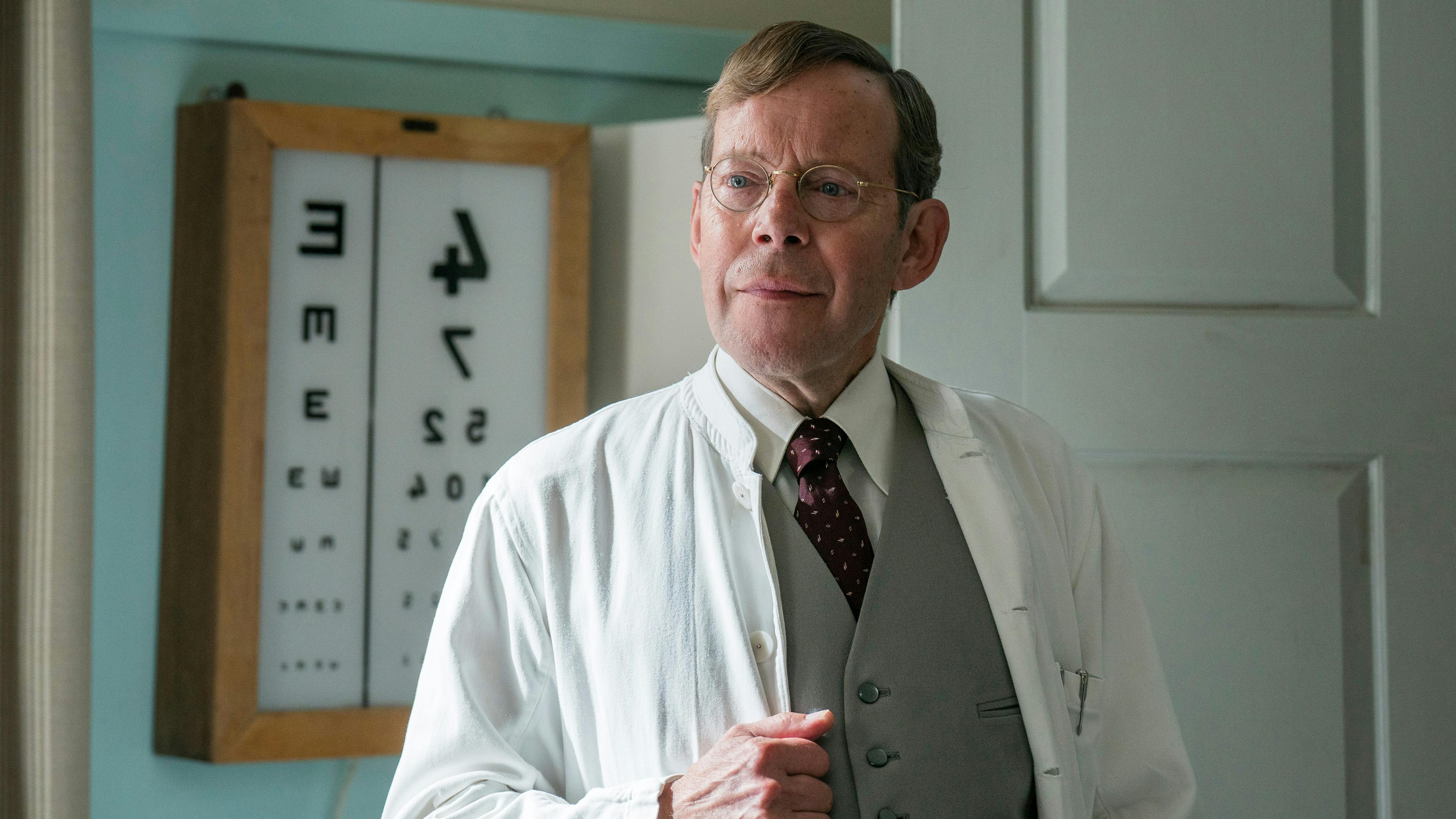 Søren Sætter-Lassen som professor Jacobsen i 'Sygeplejeskolen'