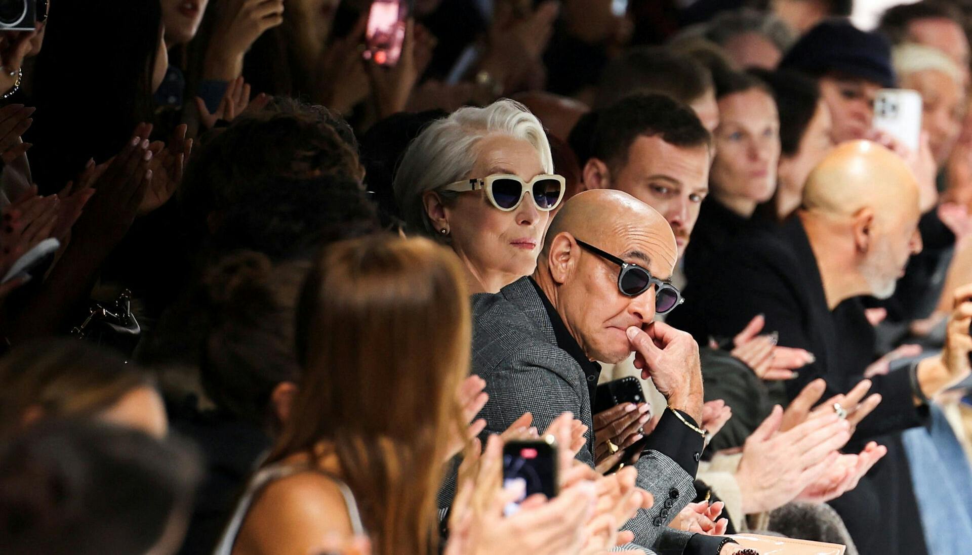 Meryl Streep og Stanley Tucci ankom, som var de Miranda Priestly og Nigel Kipling, deres legendariske karakterer fra 'The Devil Wears Prada'