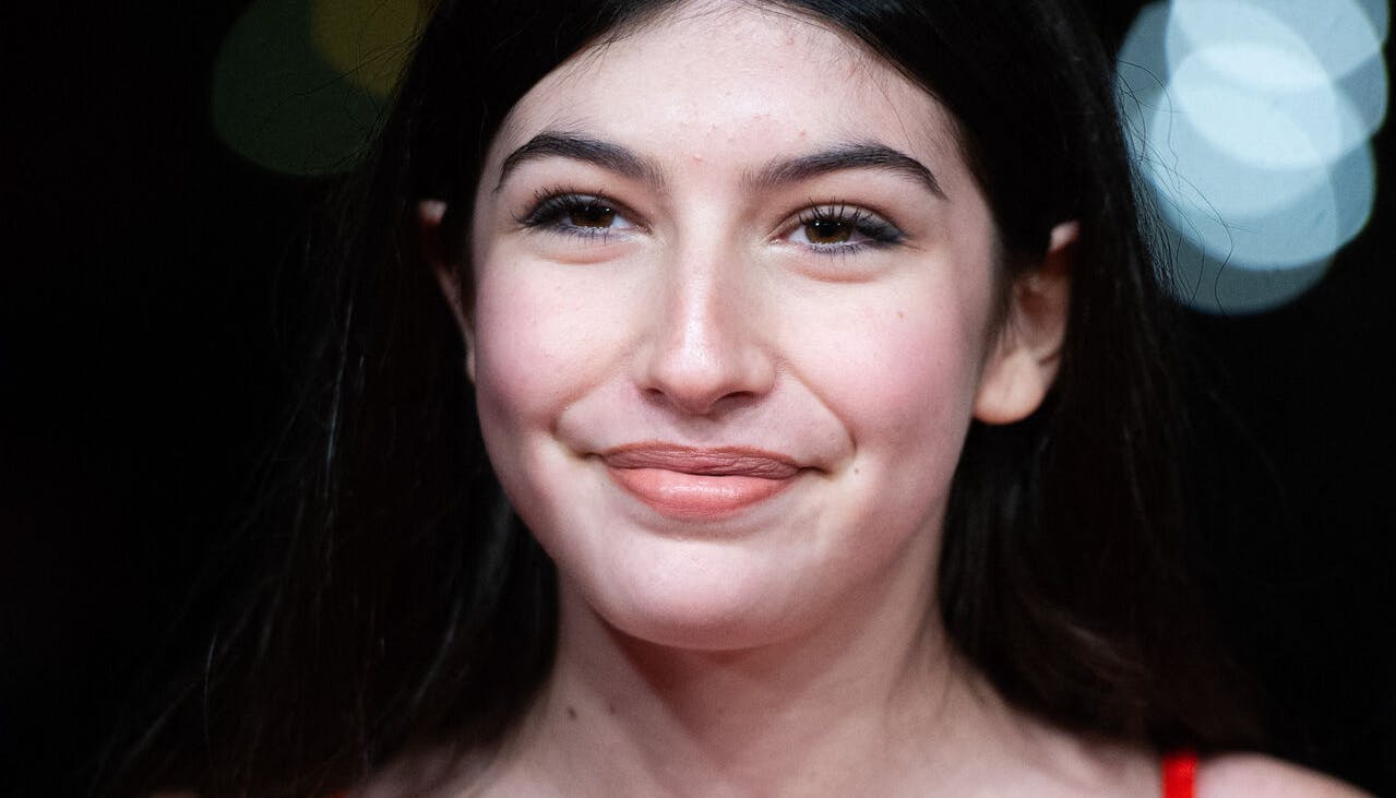 Sunny Sandler er vokset op i rampelyset og har allerede medvirket i flere film sammen med sin berømte far – nu får hun selv opmærksomhed