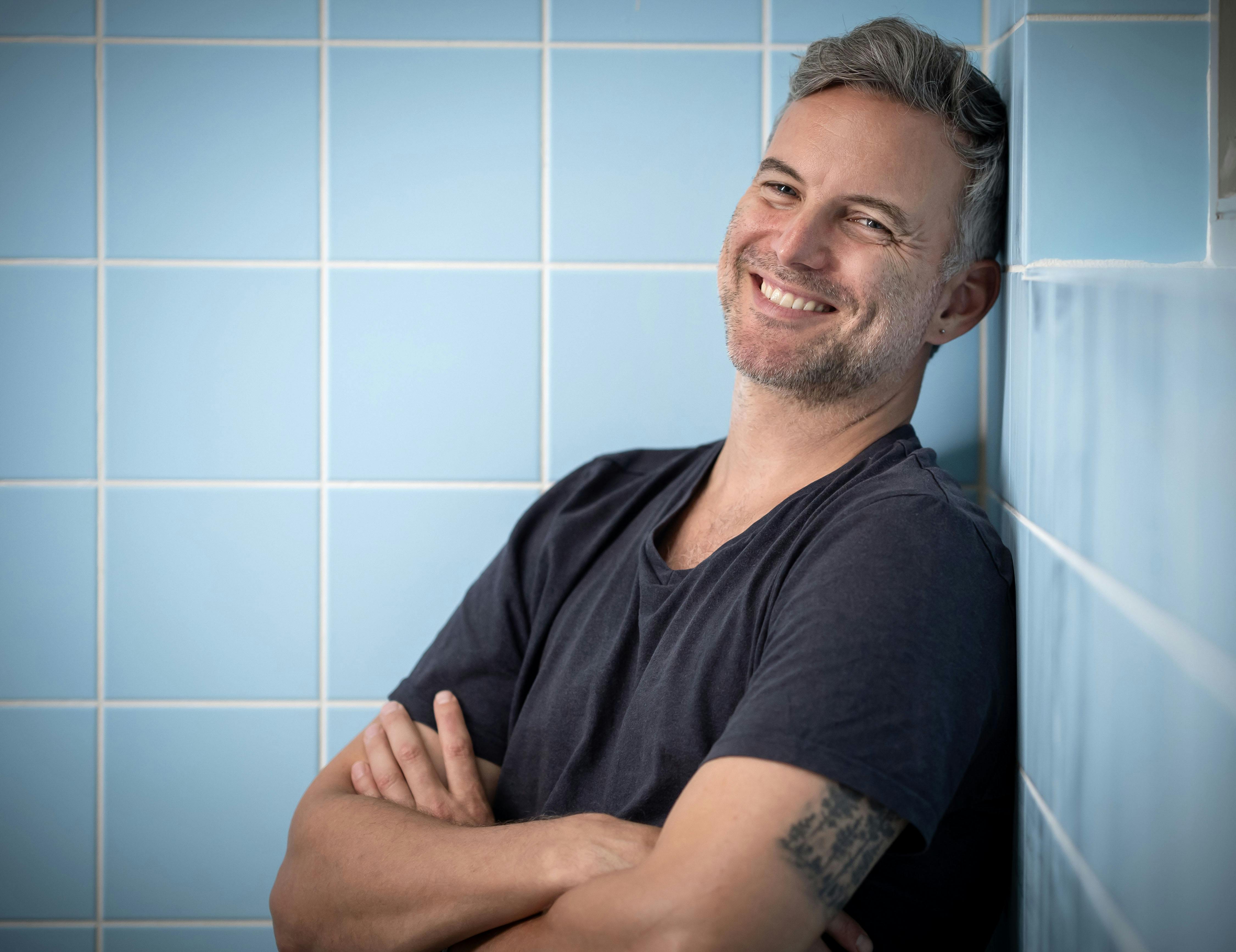 Skuespiller Jon Lange er aktuel i 'Chess' på Det Ny Teater og fortæller om karrieren, musikken og hvorfor musicals er blevet en vigtig del af hans liv