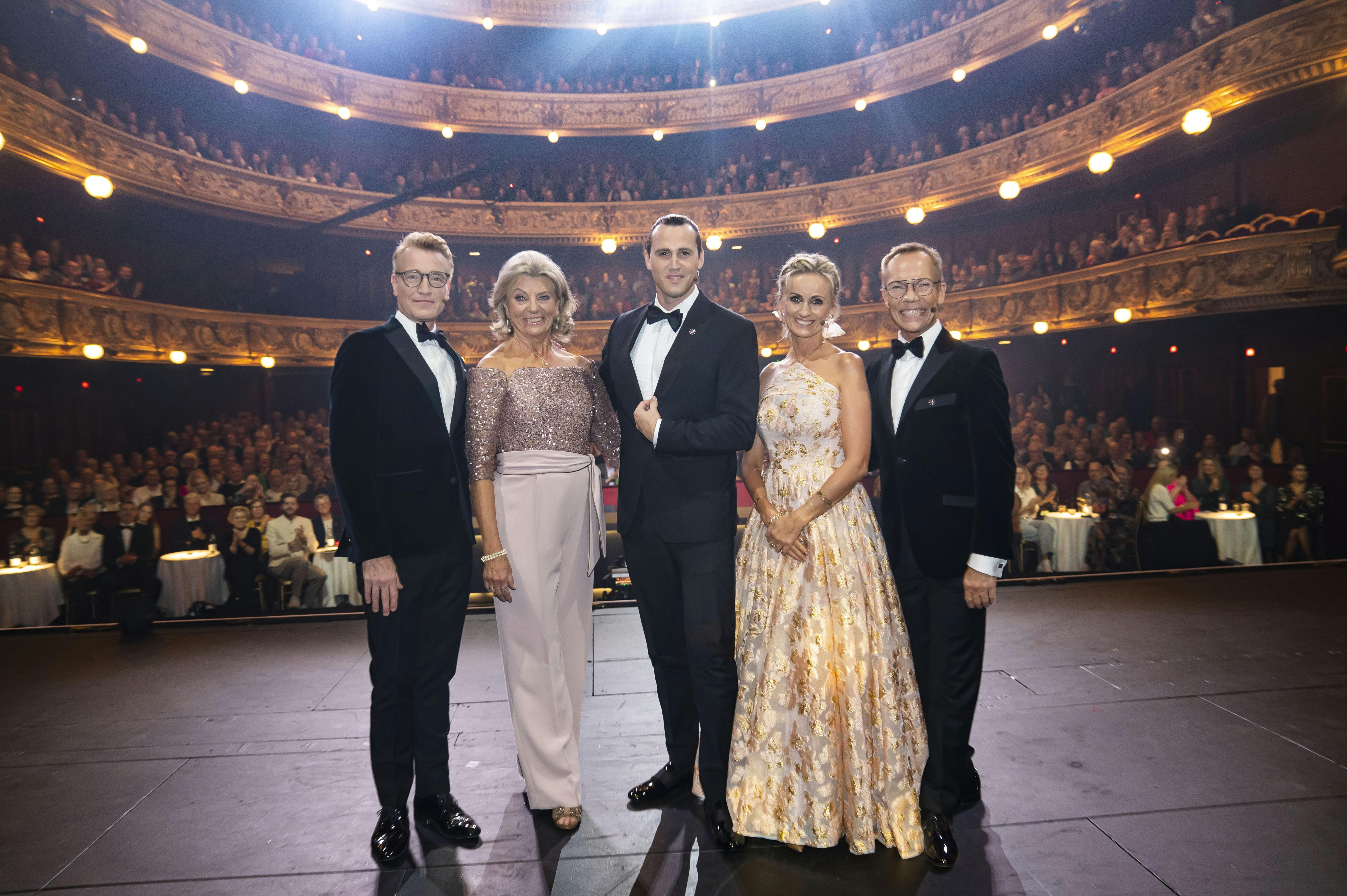 Nikolaj Hübbe, Anne Laxholm, Sonny Fredie Pedersen, Marianne Eihilt og Jens Werner var dommere, da TV 2 senest sendte 'Vild med dans – knæk cancer'. Det skete i 2022 på Det Kongelige Teater