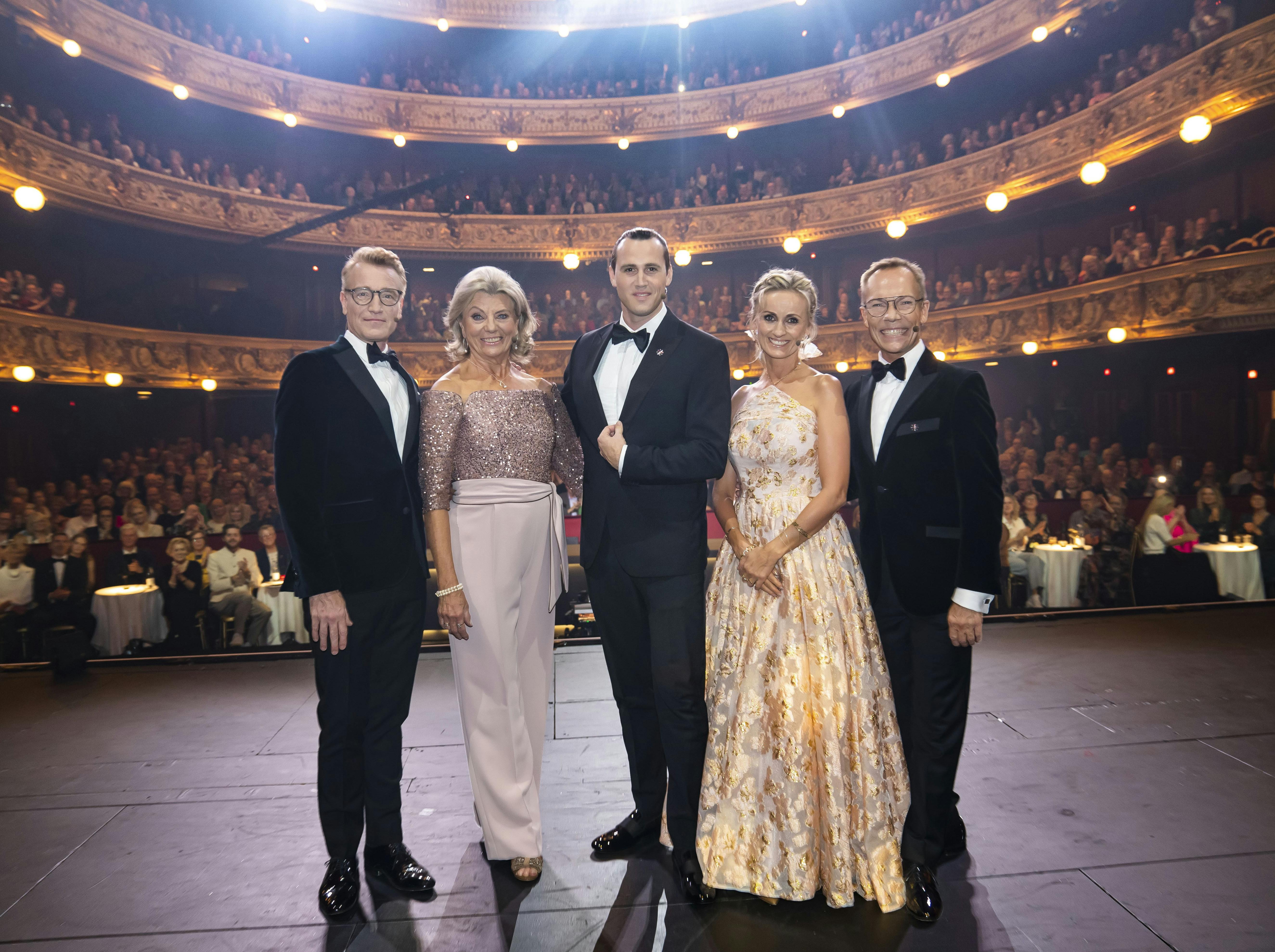 Nikolaj Hübbe, Anne Laxholm, Sonny Fredie Pedersen, Marianne Eihilt og Jens Werner var dommere, da TV 2 senest sendte 'Vild med dans – knæk cancer'. Det skete i 2022 på Det Kongelige Teater