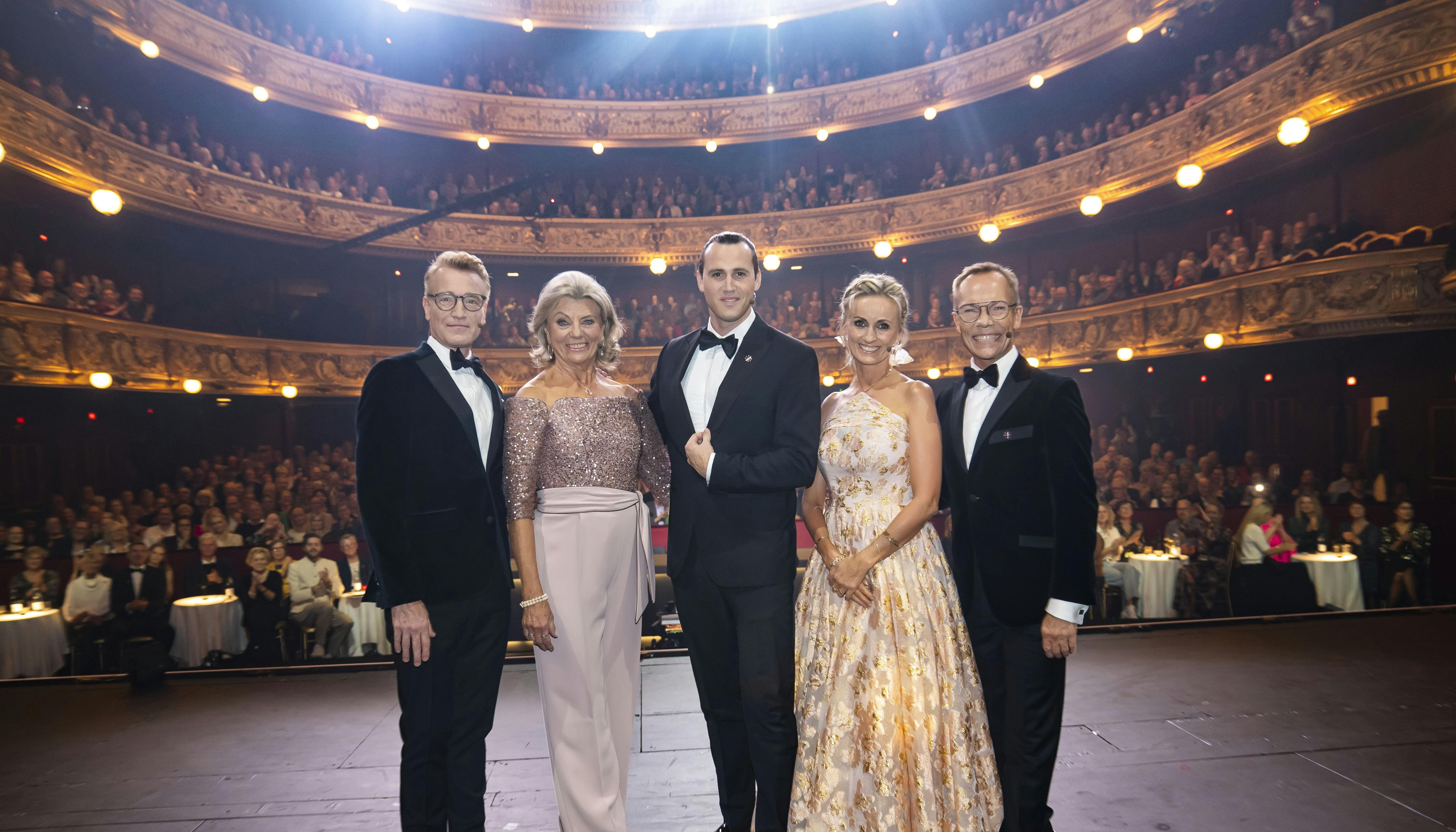 Nikolaj Hübbe, Anne Laxholm, Sonny Fredie Pedersen, Marianne Eihilt og Jens Werner var dommere, da TV 2 senest sendte 'Vild med dans – knæk cancer'. Det skete i 2022 på Det Kongelige Teater