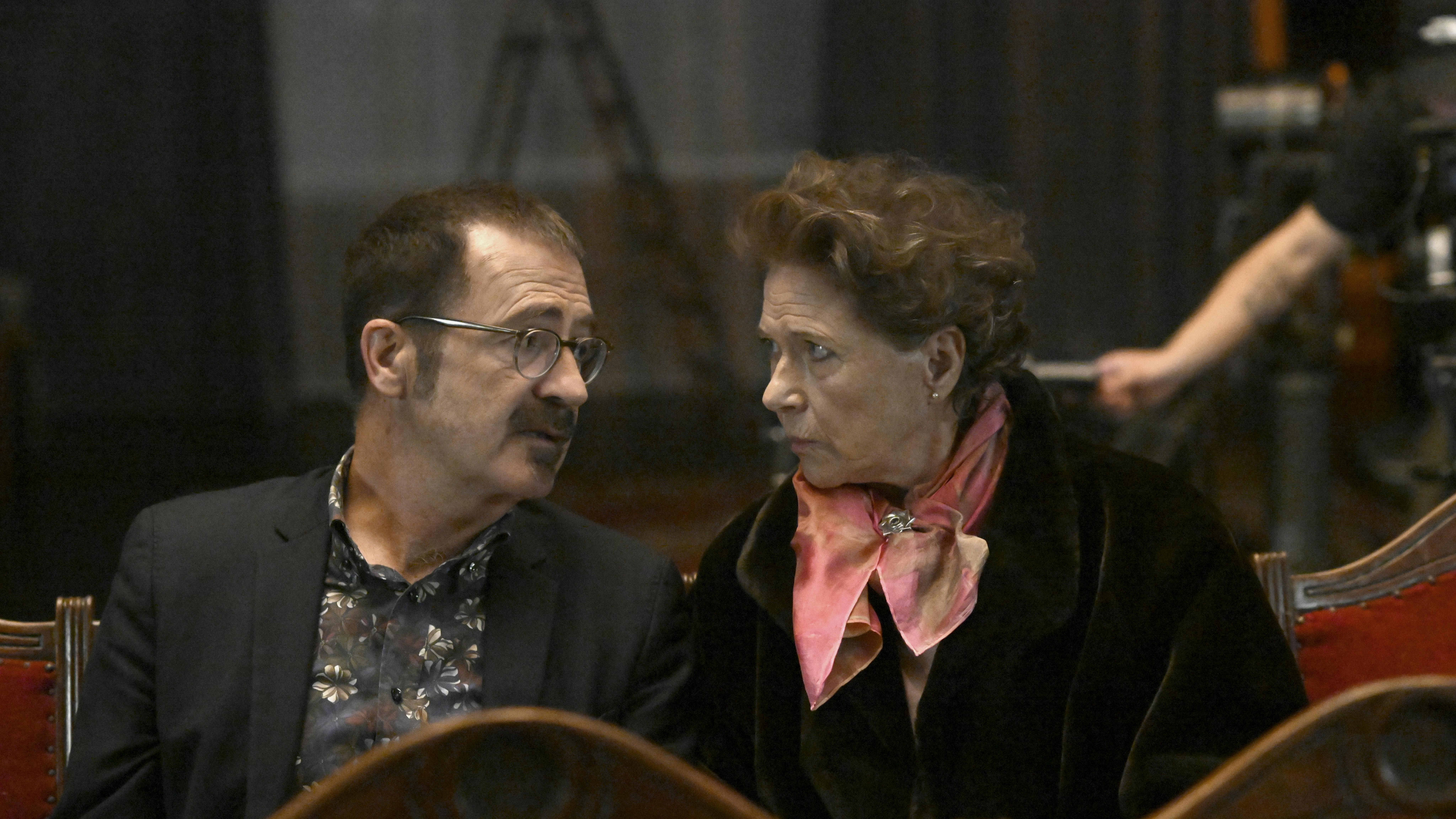 Adrian Hughes og Birthe Neumann i Jesper Dalgaards nye dokumentarfilm 'Mors drenge'