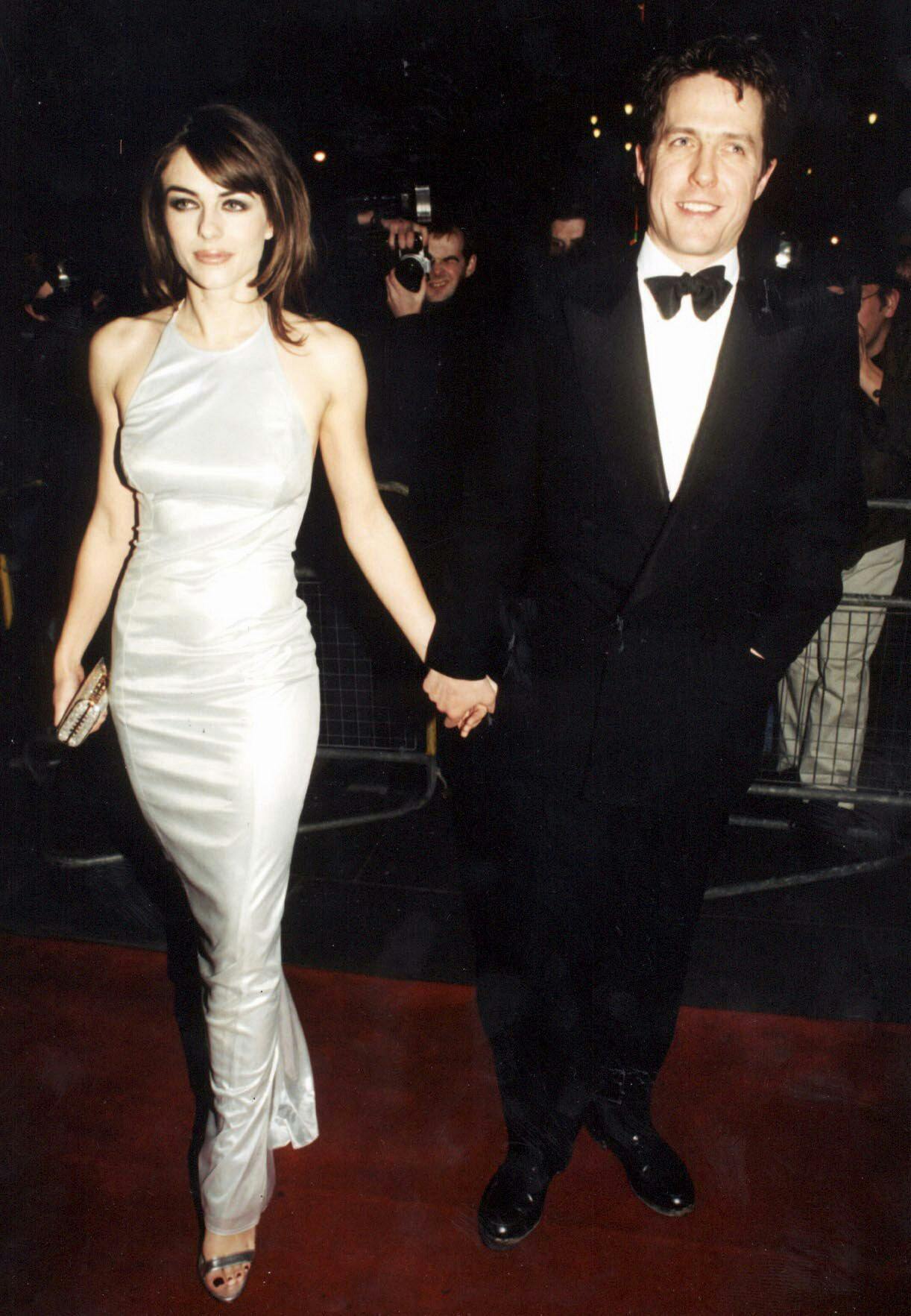 Skuespillerne Elizabeth Hurley og Hugh Grant.