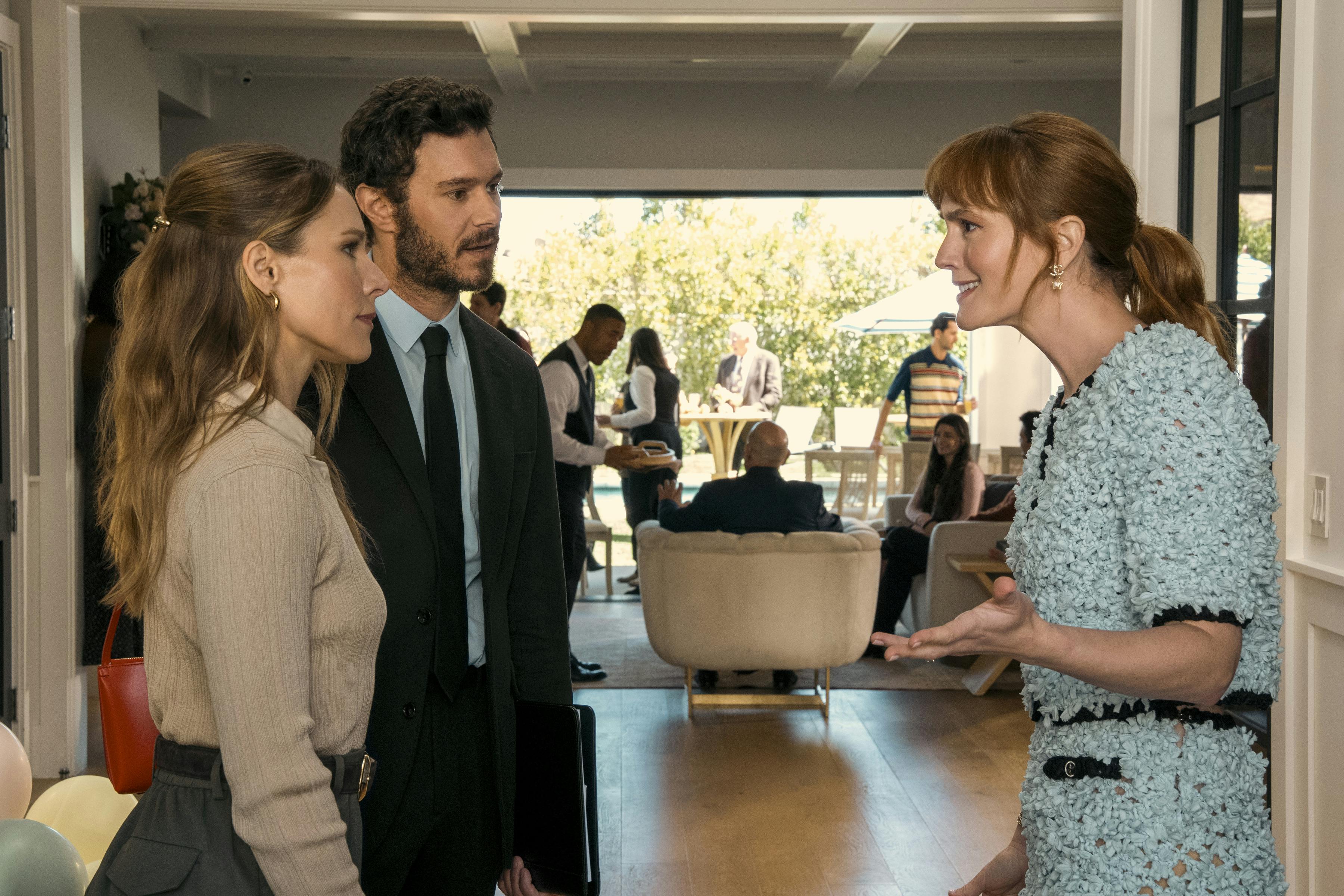 Nobody Wants This sæson 2 anmeldelse. (L to R) Kristen Bell as Joanne, Adam Brody as Noah, Leighton Meester as Abby in episode 205 of Nobody Wants This. Cr. Erin Simkin/Netflix © 2025