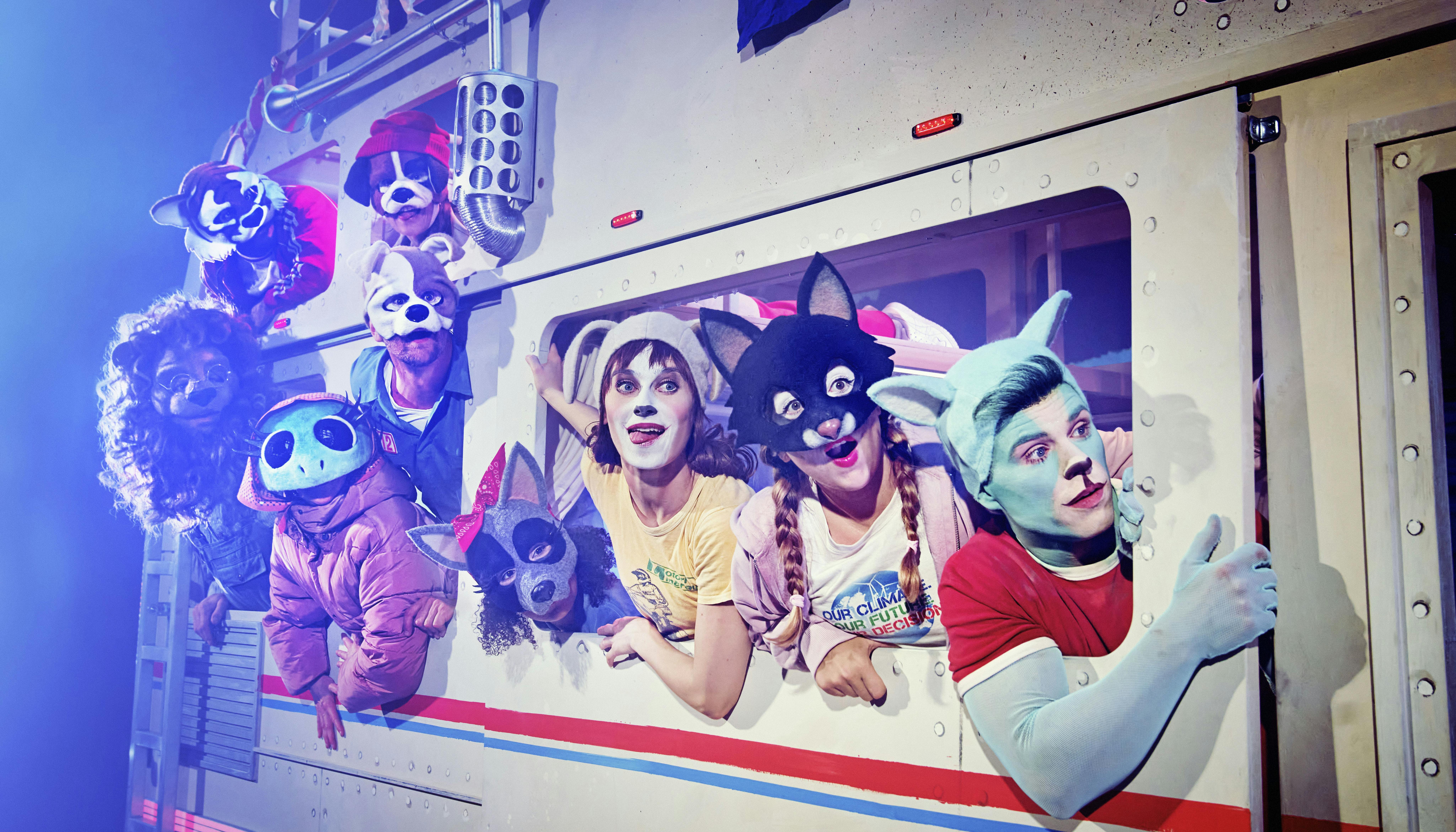 Anmeldelse af 'Den fantastiske bus' på Det Kongelige Teater