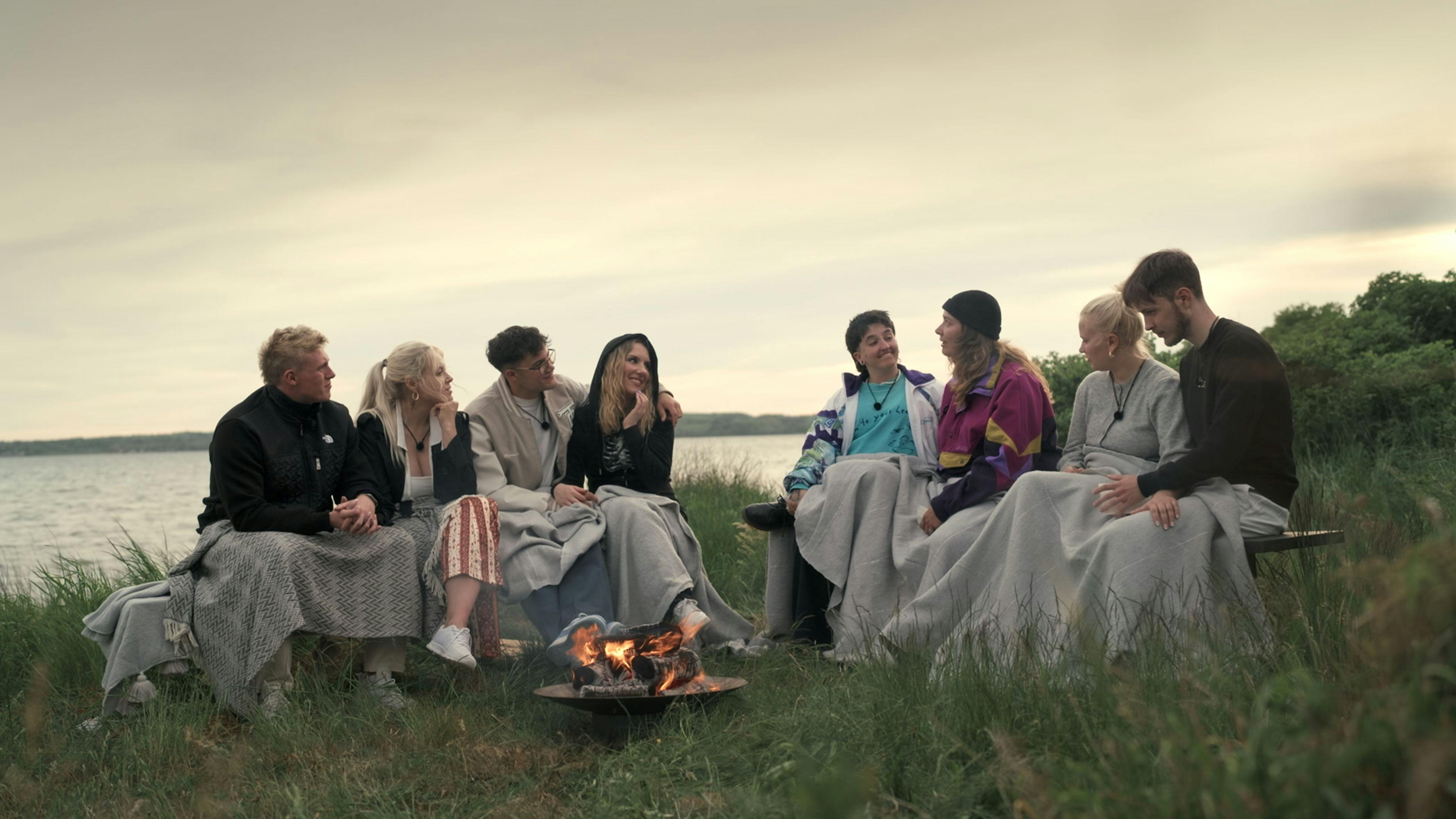 Sejr, Louise, Carlos, Miri-Ann, Sara, Lykke, Signe og Magnus i 'Døm vores forhold'