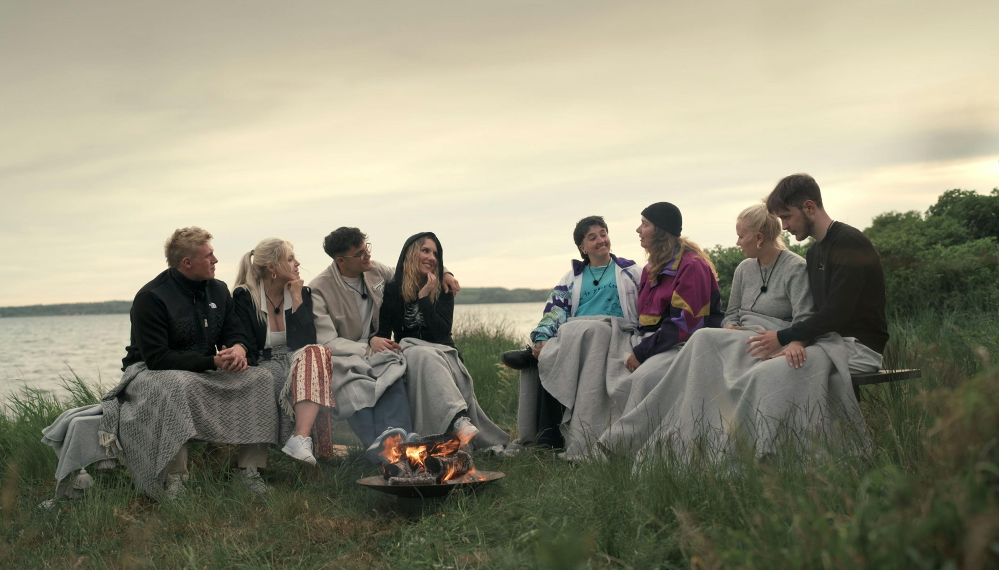 Sejr, Louise, Carlos, Miri-Ann, Sara, Lykke, Signe og Magnus i 'Døm vores forhold'