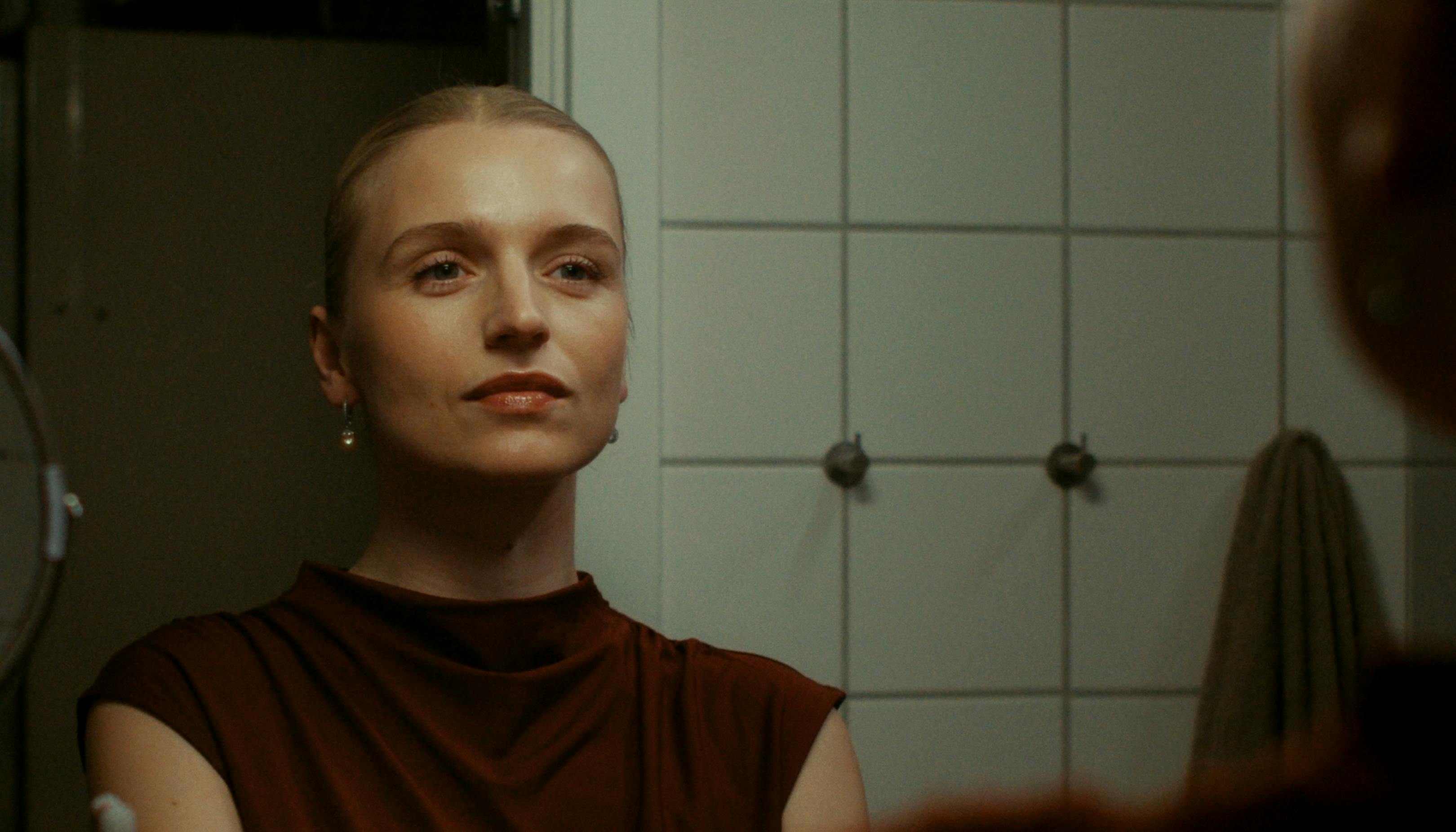 Clara Dessau i dobbeltrollen som Sara/Tea i 'Legenden'