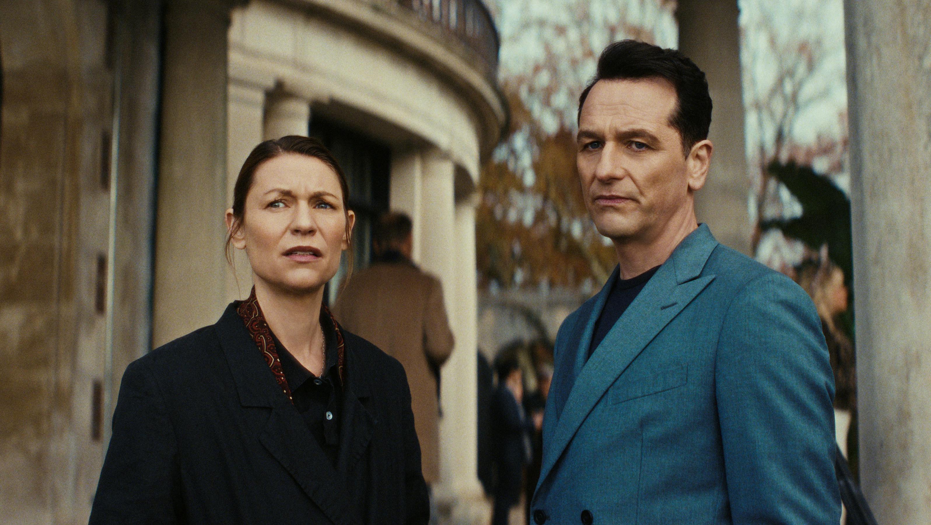 THE BEAST IN ME anmeldelse. (L to R) Claire Danes as Aggie Wiggs and Matthew Rhys as Nile Jarvis in Episode 103 of The Beast in Me. Cr. Courtesy of Netflix © 2025