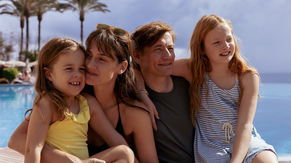 Danica Curcic og Esben Smed spiller hovedrollerne i 'Paradis'