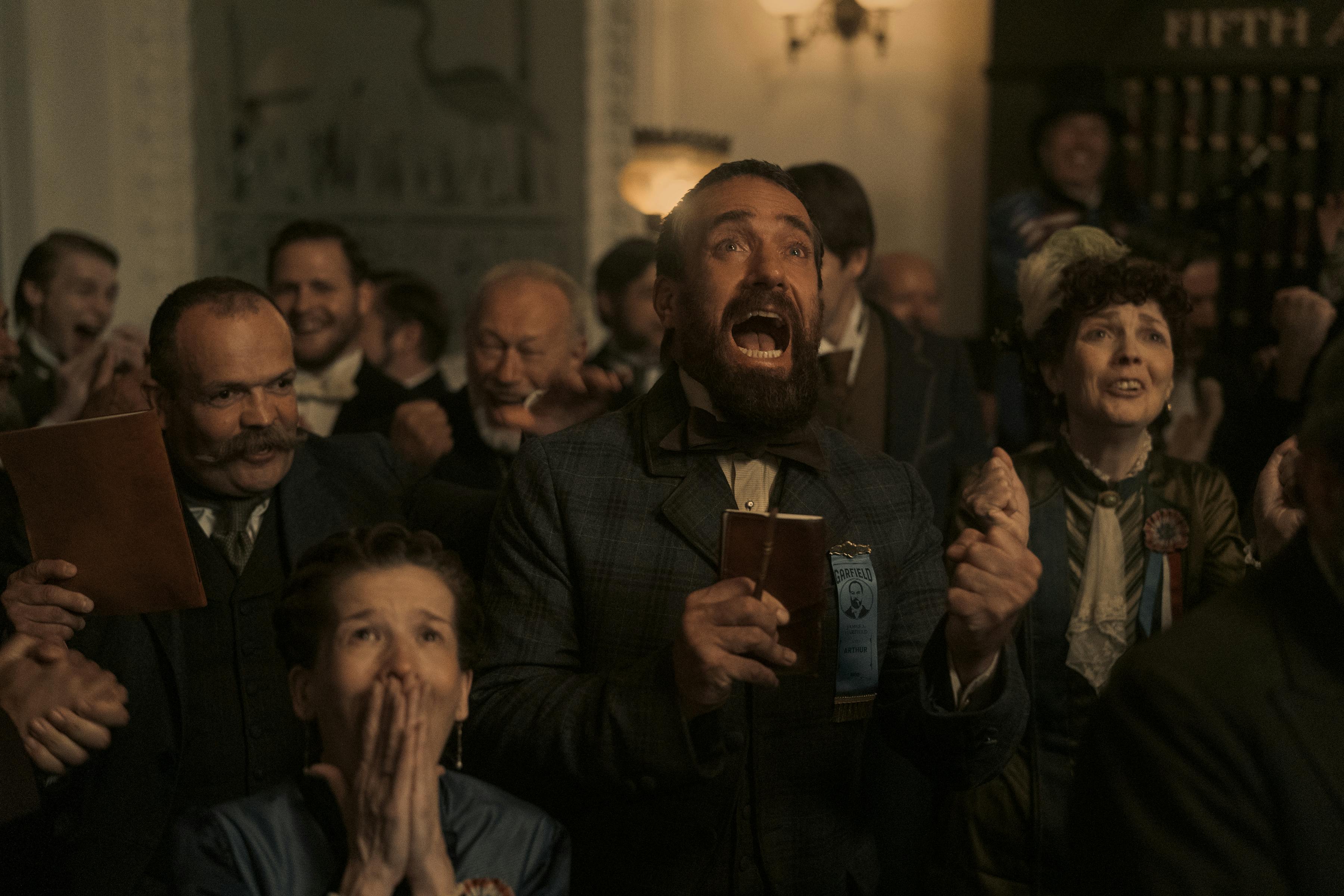 Death by Lightning anmeldelse. Matthew Macfadyen as Charles Guiteau in episode 102 of Death by Lightning. Cr. Larry Horricks/Netflix © 2025