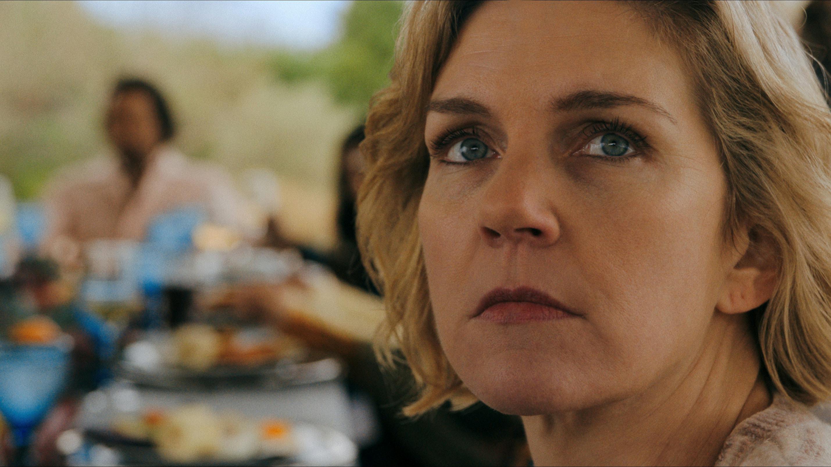 Anmeldelse af 'Pluribus' på Apple TV+