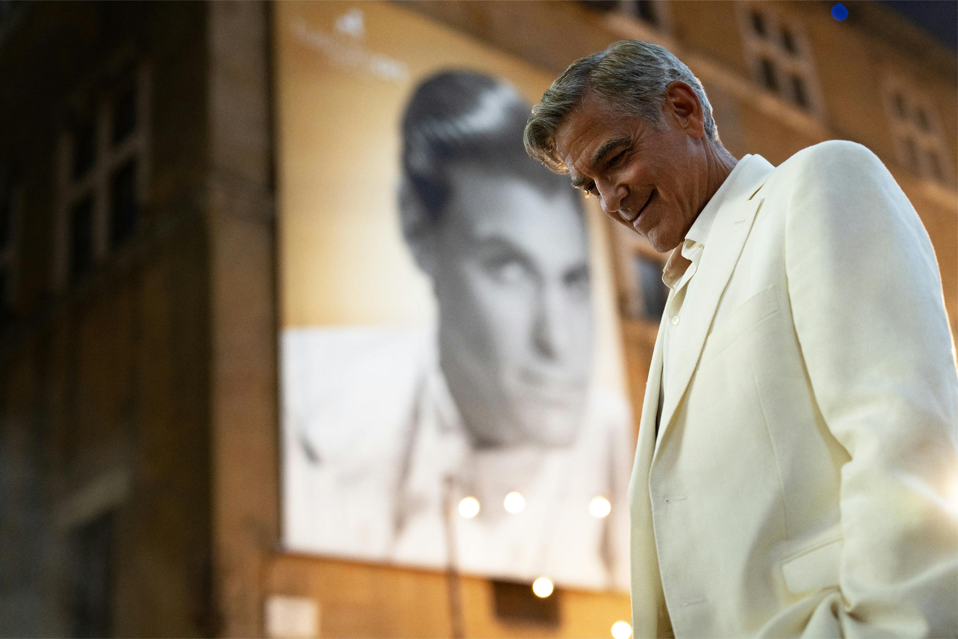 Jay Kelly anmeldelse. George Clooney as Jay Kelly in Jay Kelly. Cr. Peter Mountain/Netflix © 2025.