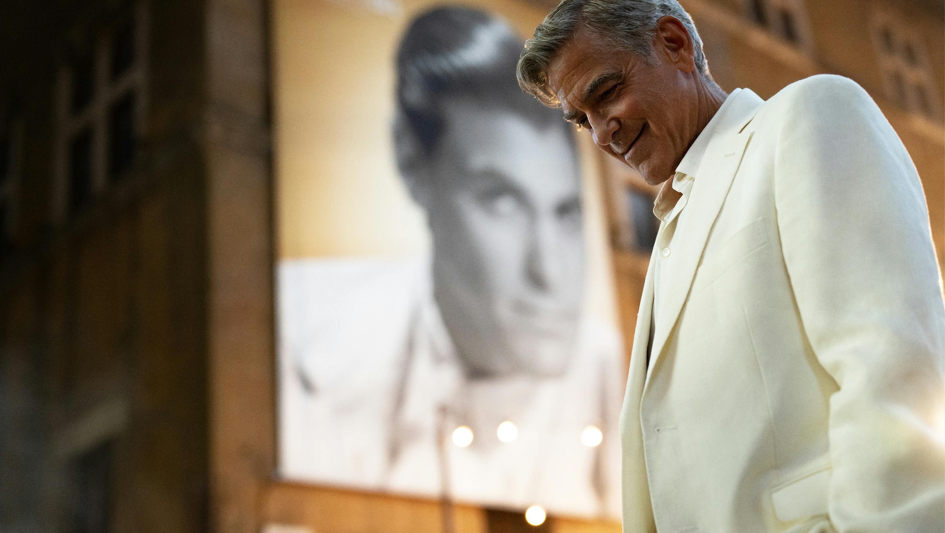 Jay Kelly anmeldelse. George Clooney as Jay Kelly in Jay Kelly. Cr. Peter Mountain/Netflix © 2025.