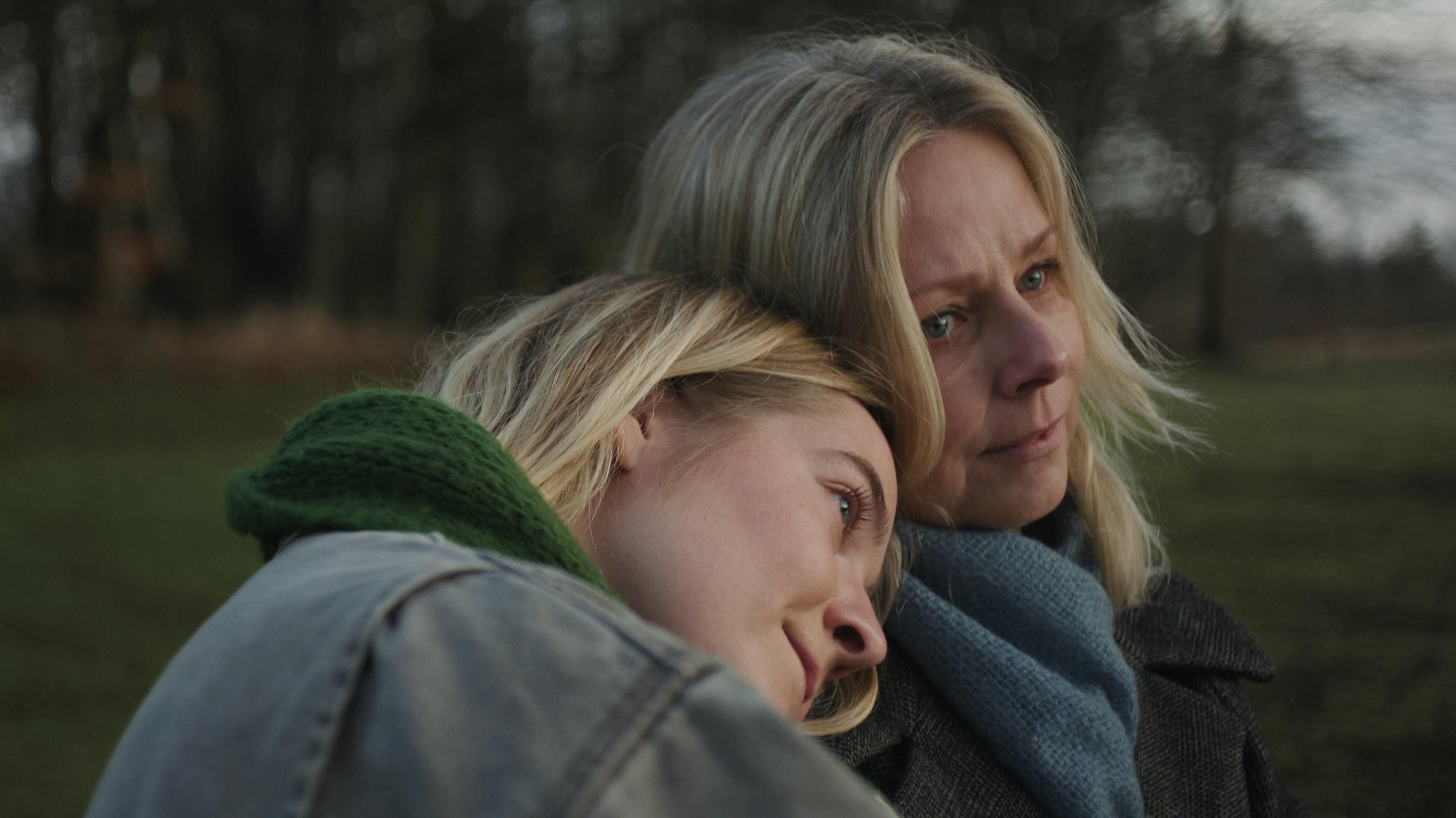 Tre generationer af kvinder går gennem en masse følelser i den nye julefilm 'Ingen kære mor'