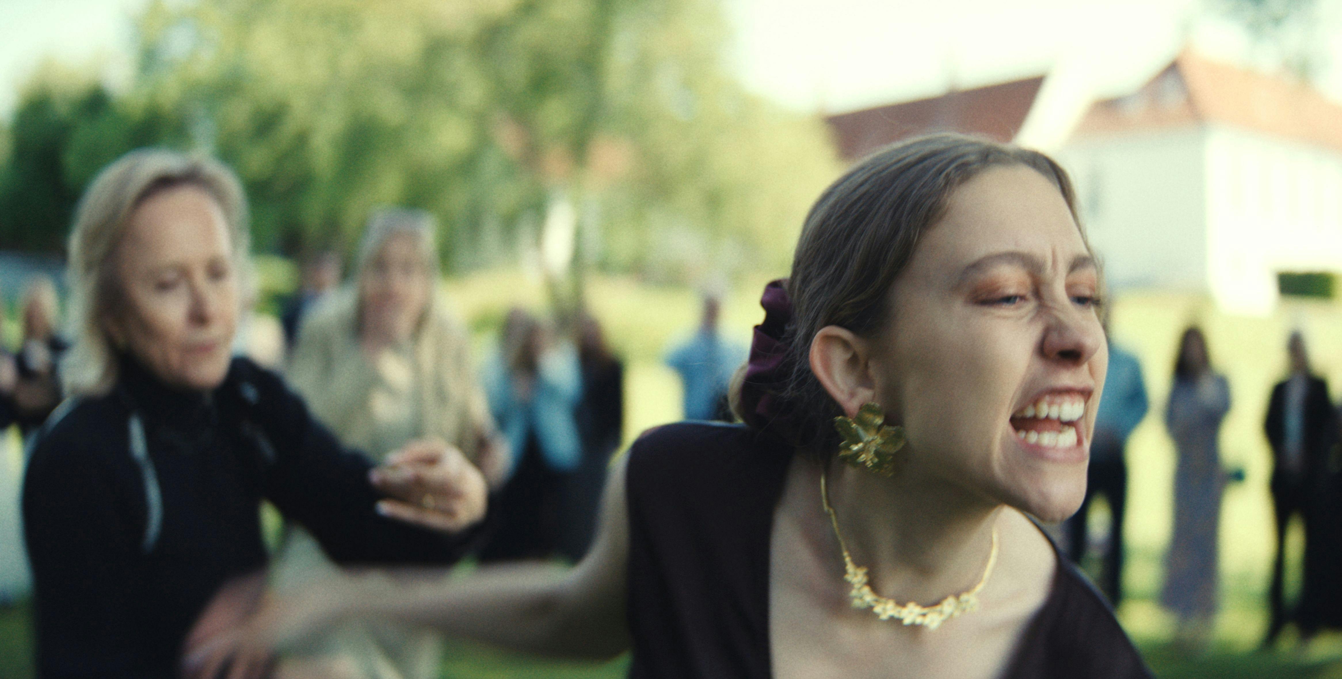 Anmeldelse af 'Tak for ingenting' på DR